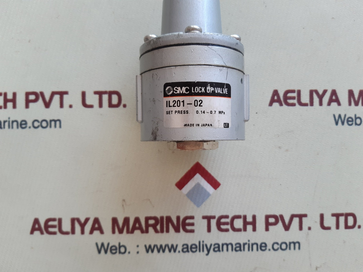 Smc il201-02 lock up valve 0.14~0.7mpa