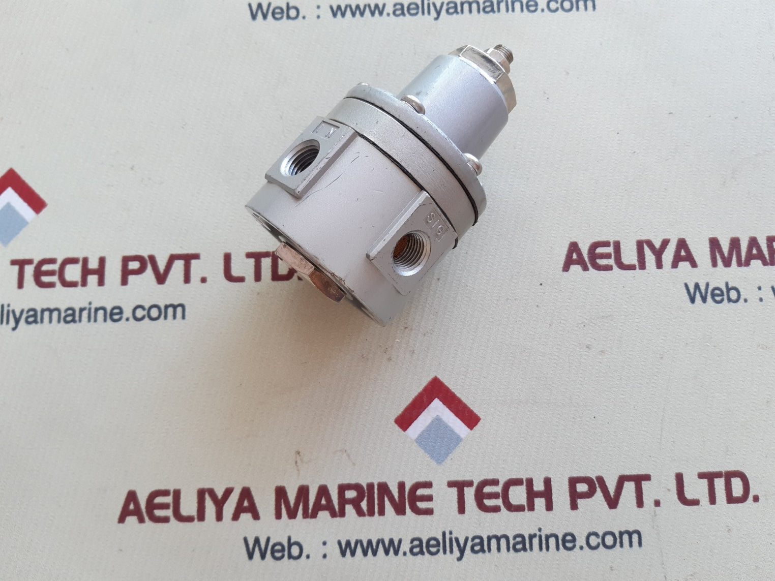 Smc il201-02 lock up valve 0.14~0.7mpa