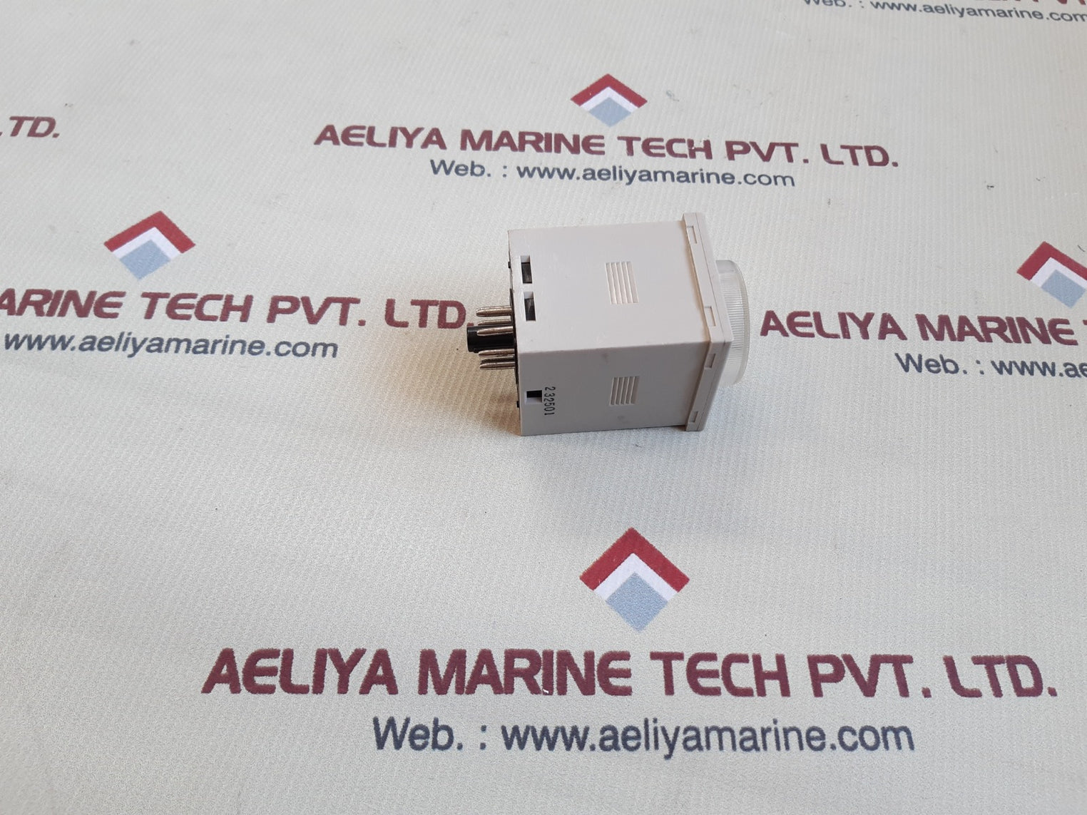 Set of 4x omron h3cr-a8 timer relay 100-240v