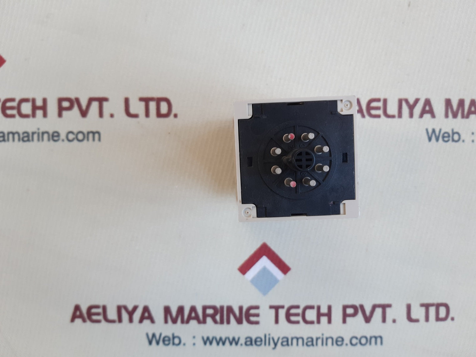 Omron h3ba-8h timer relay 5a 250vac