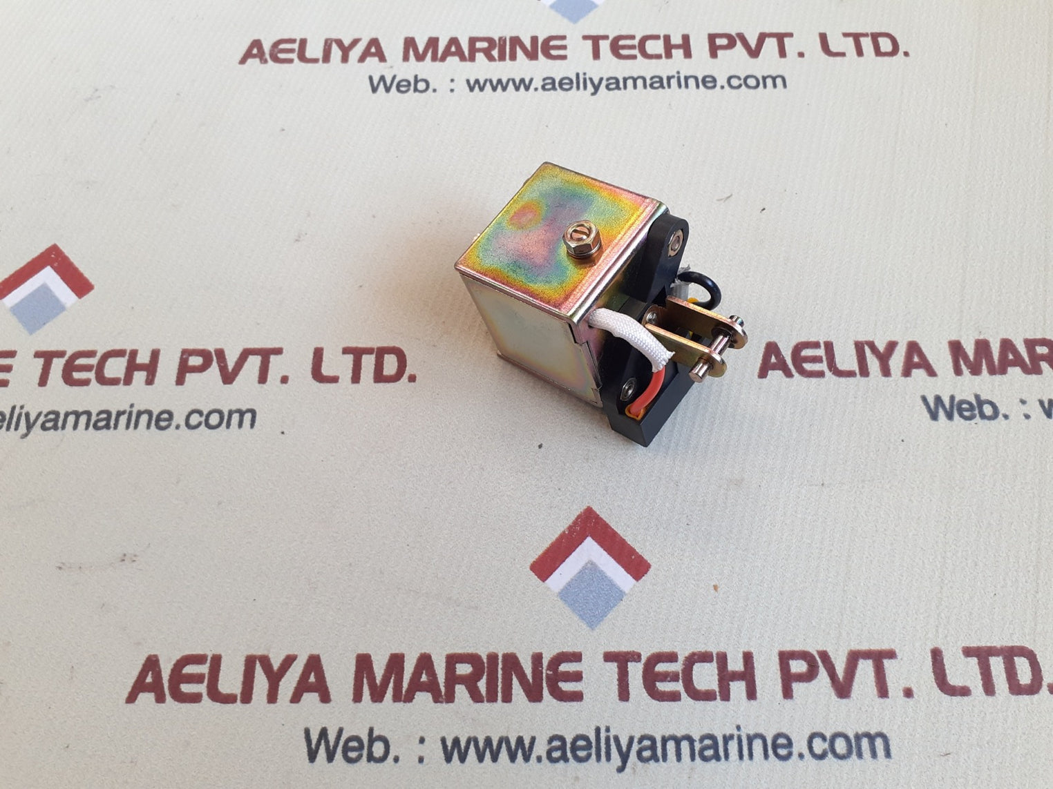 Hyundai magnetic hold trigger