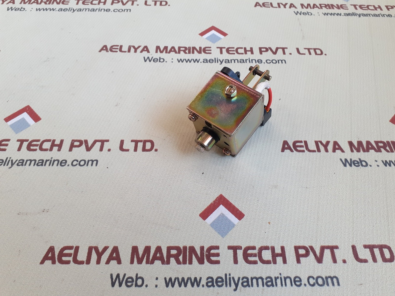 Hyundai magnetic hold trigger