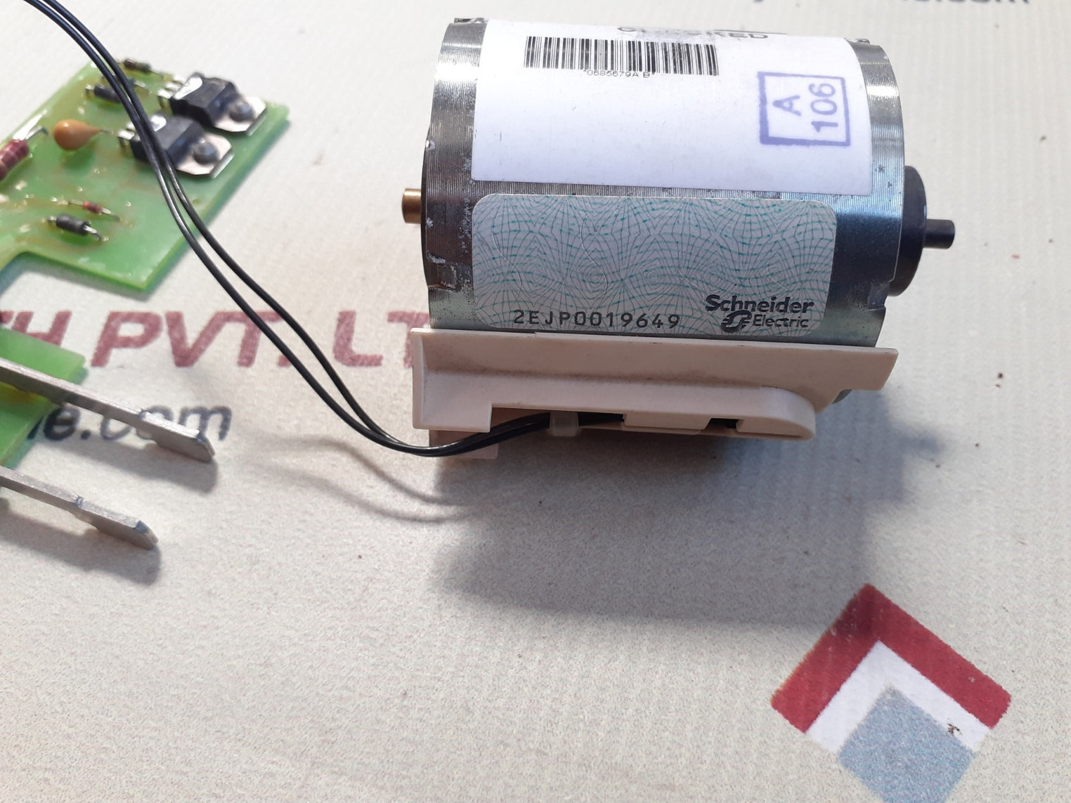 Schneider electric 685 679 undervoltage release for masterpact circuit breaker