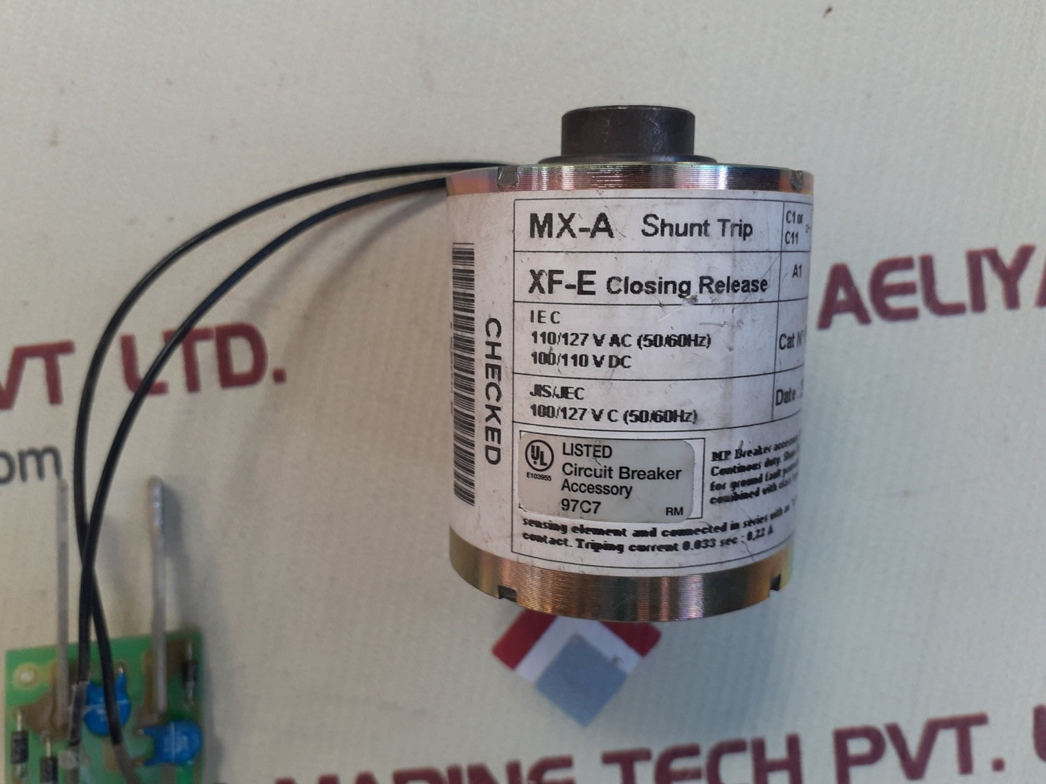 Schneider electric 685 654 mx-a shunt trip circuit breaker