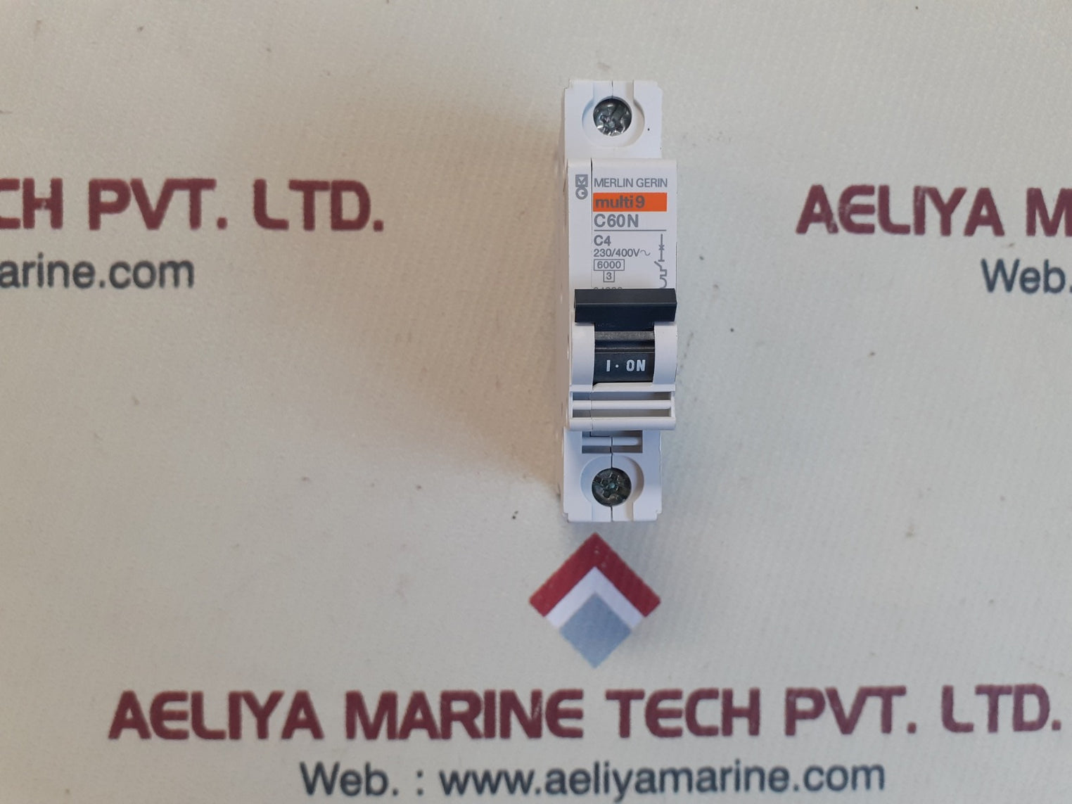 Merlin gerin multi9 c60n c4 circuit breaker