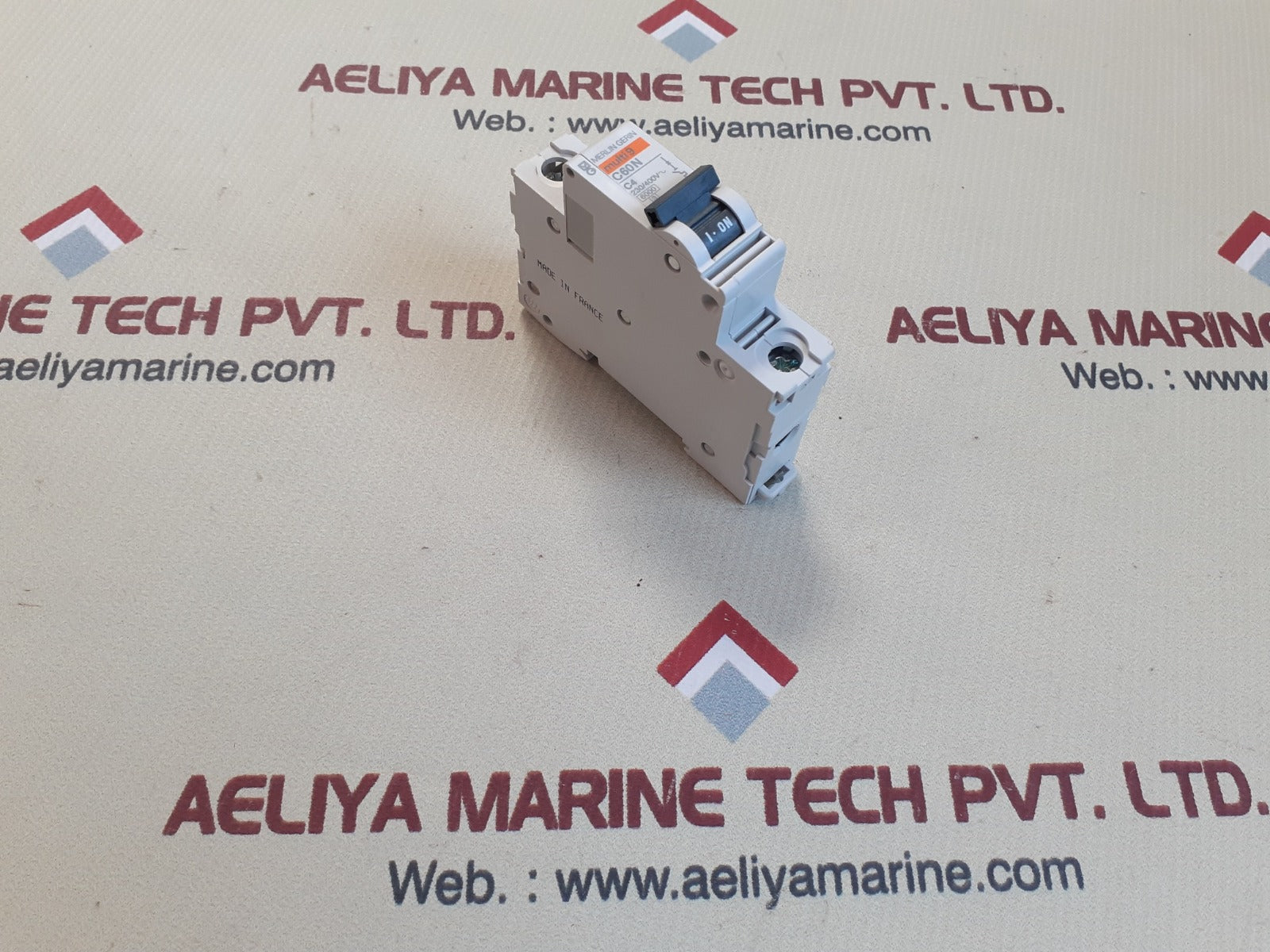 Merlin gerin multi9 c60n c4 circuit breaker