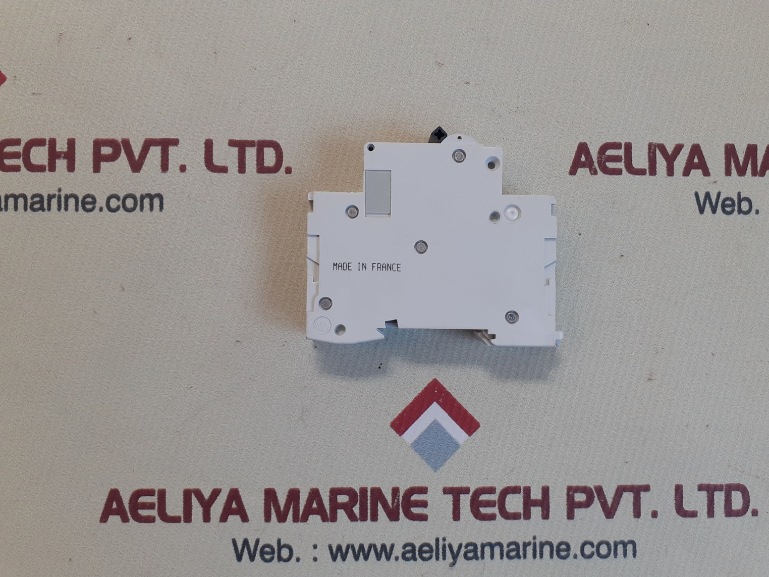 Merlin gerin multi9 c60n c4 circuit breaker