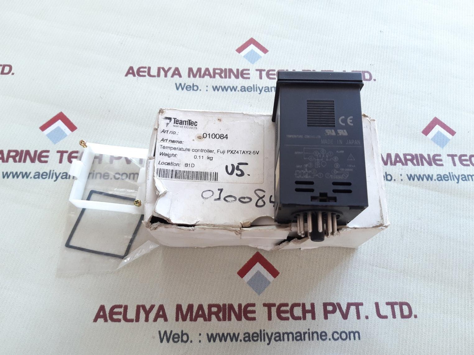 Fuji electric pxz4tay2-5vc26-d digital temperature controller