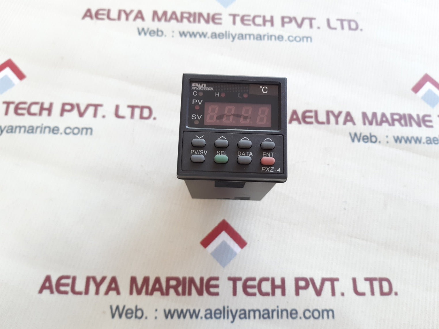 Fuji electric pxz4tay2-5vc26-d digital temperature controller