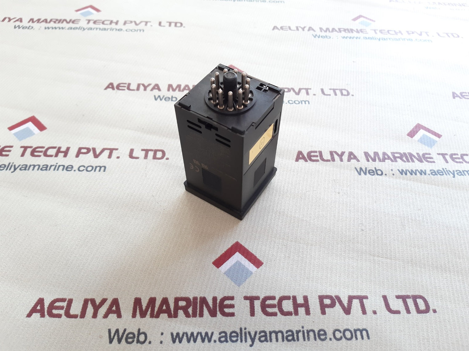 Fuji electric pxz4tay2-5vc26-d digital temperature controller