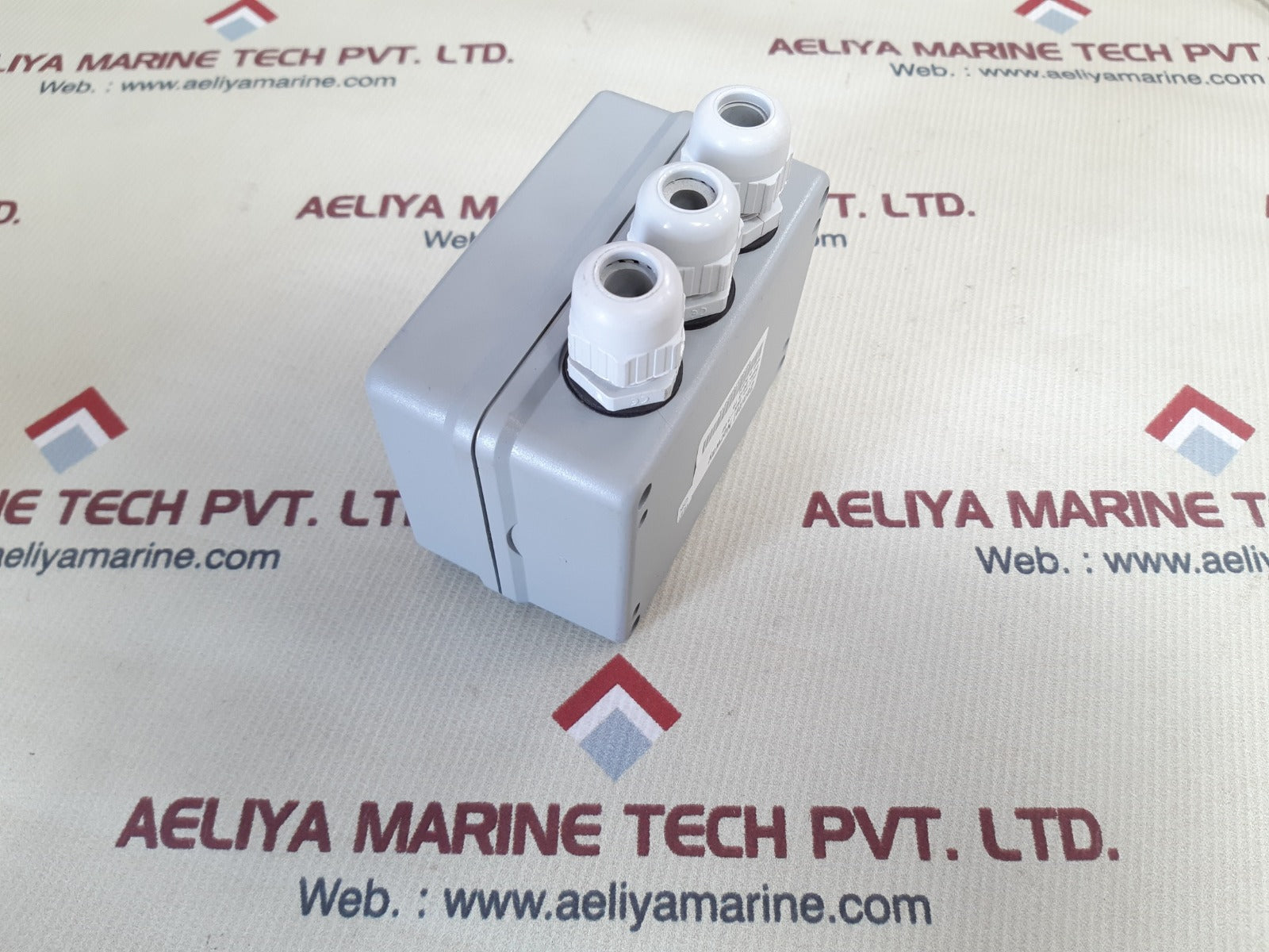 Zenitel irr-3.02 relay box