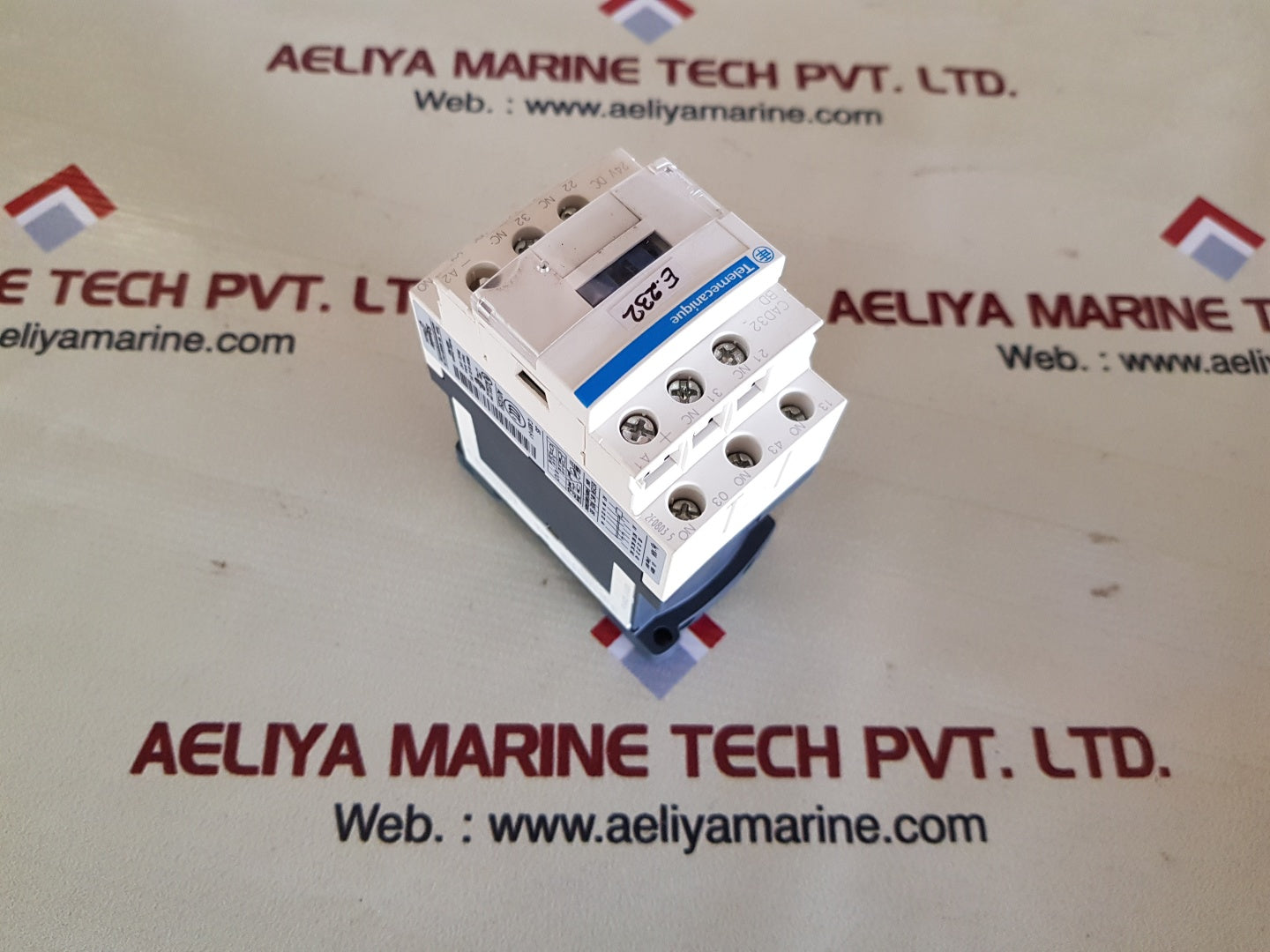 Telemecanique/square D cad32bd control relay 24v