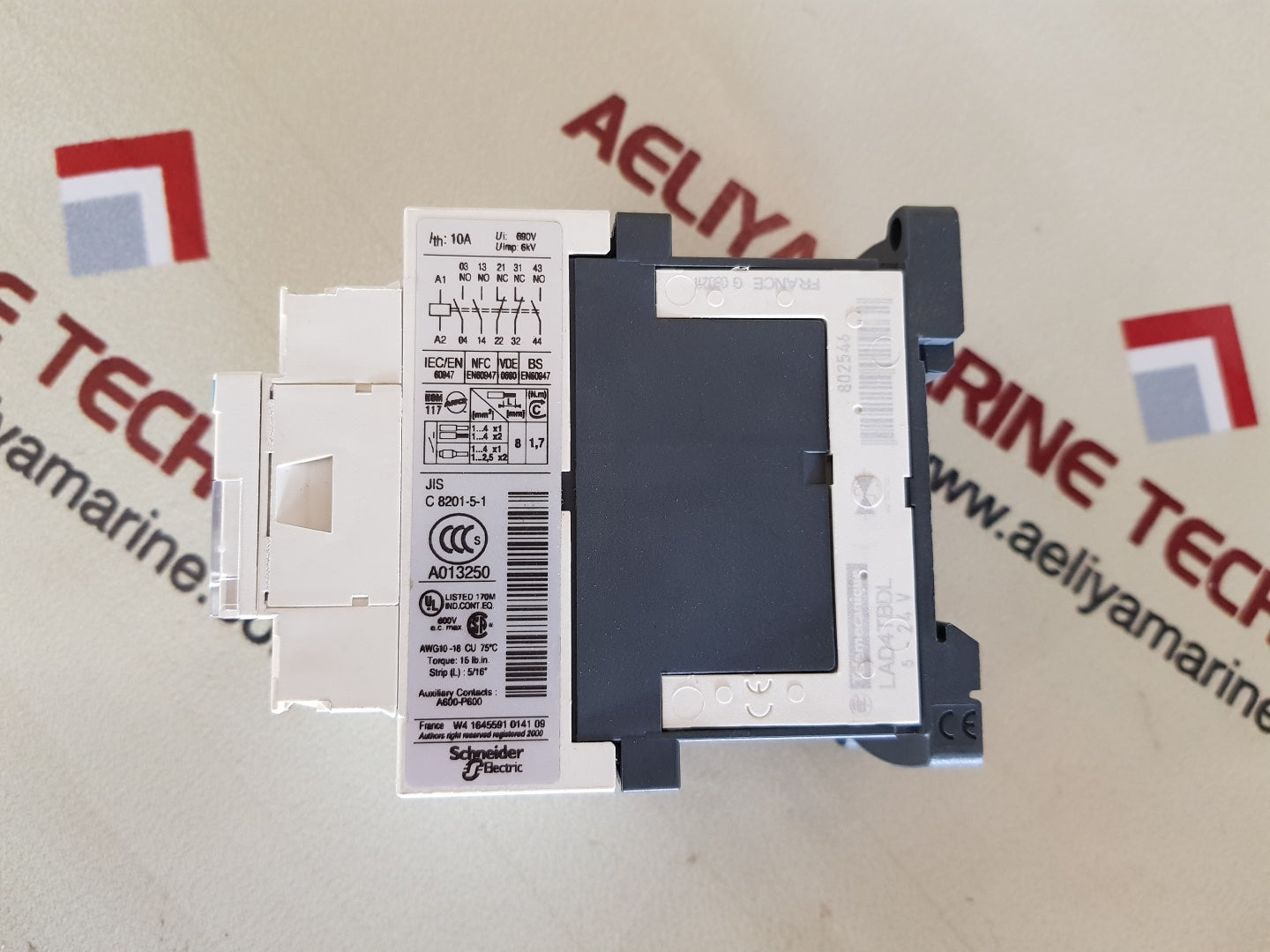 Telemecanique/square D cad32bd control relay 24v