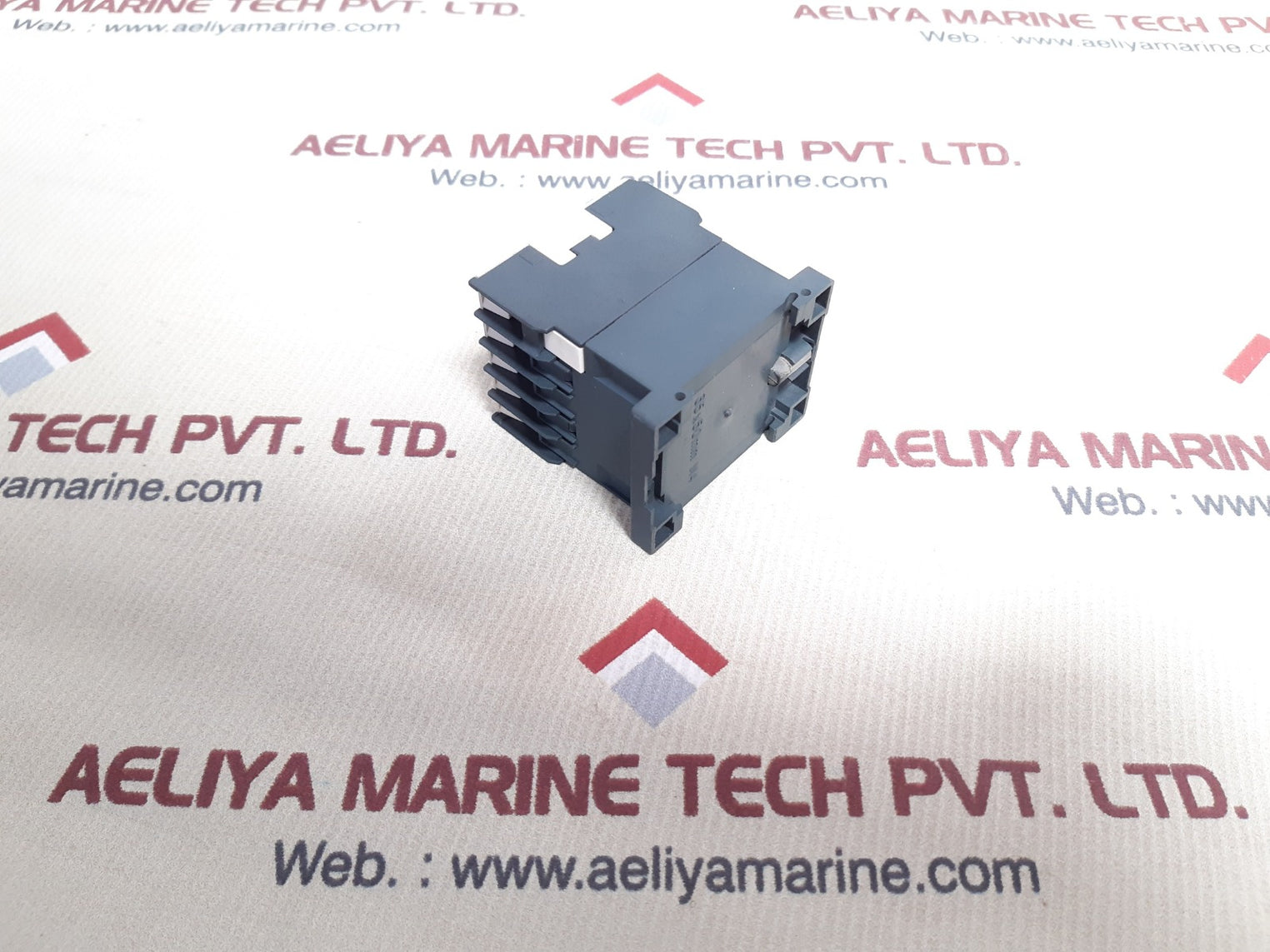 Telemecanique/schneider electric lc1k16 10r7 contactor 440v 50/60hz