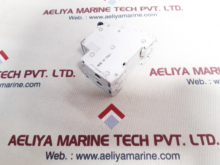 Merlin gerin multi 9 c60hd d10 circuit breaker
