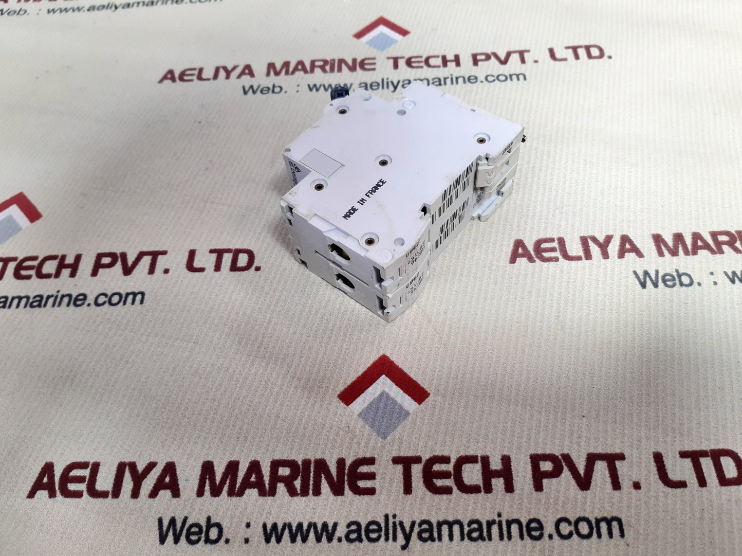 Merlin gerin multi 9 c60hd d4 circuit breaker