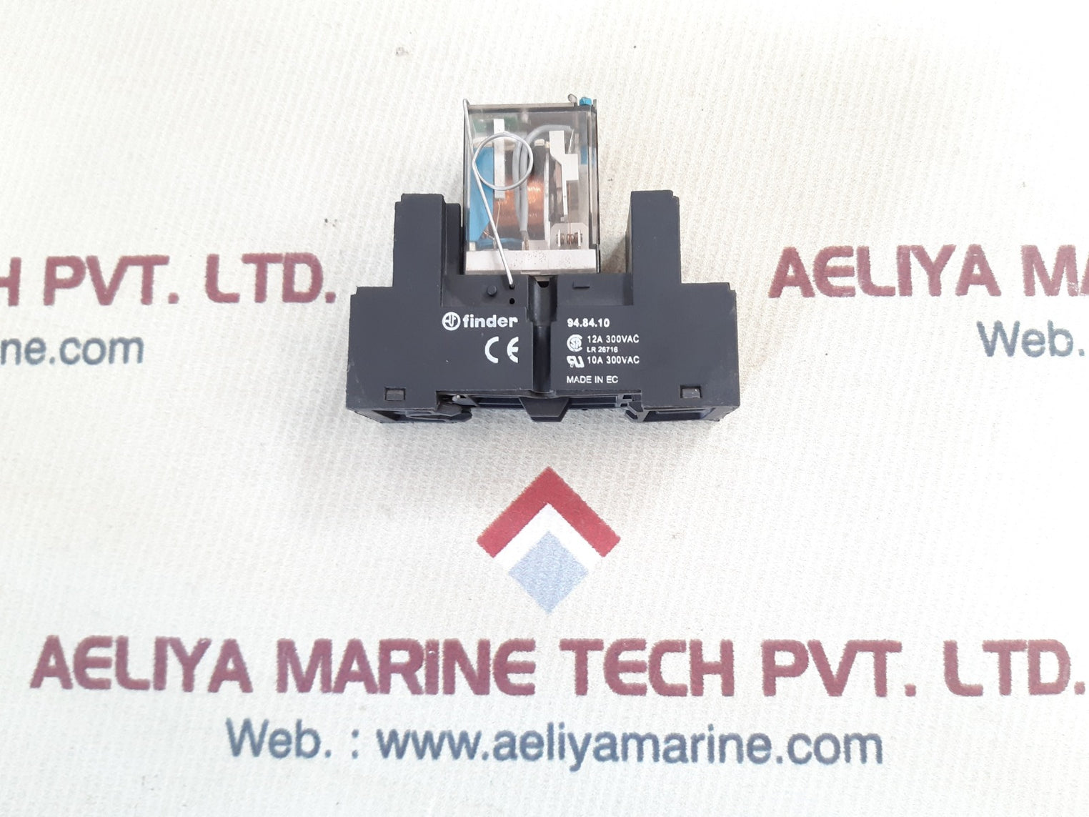 Finder 55.34.9.024.0090 relay base socket