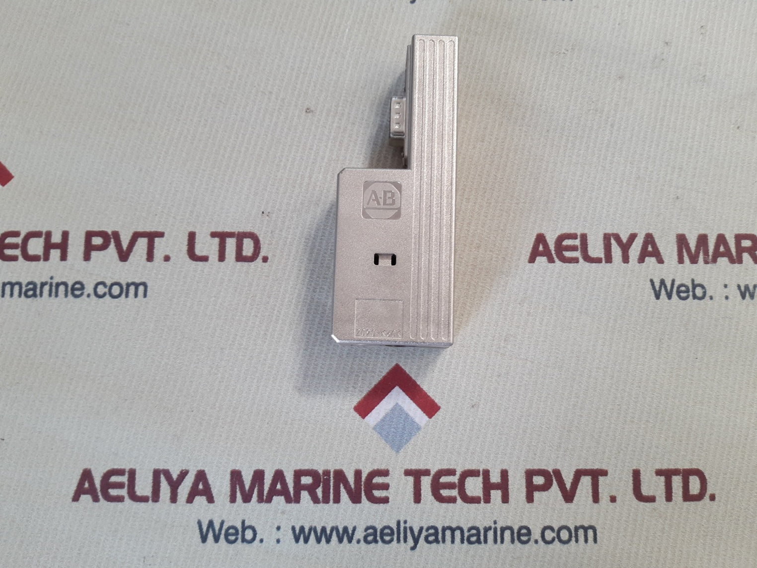 Allen bradley 2090-k6ck-d15m connector 