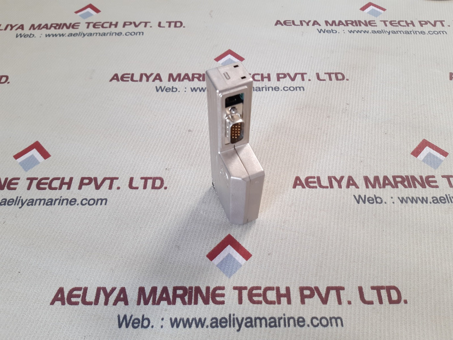 Allen bradley 2090-k6ck-d15m connector 