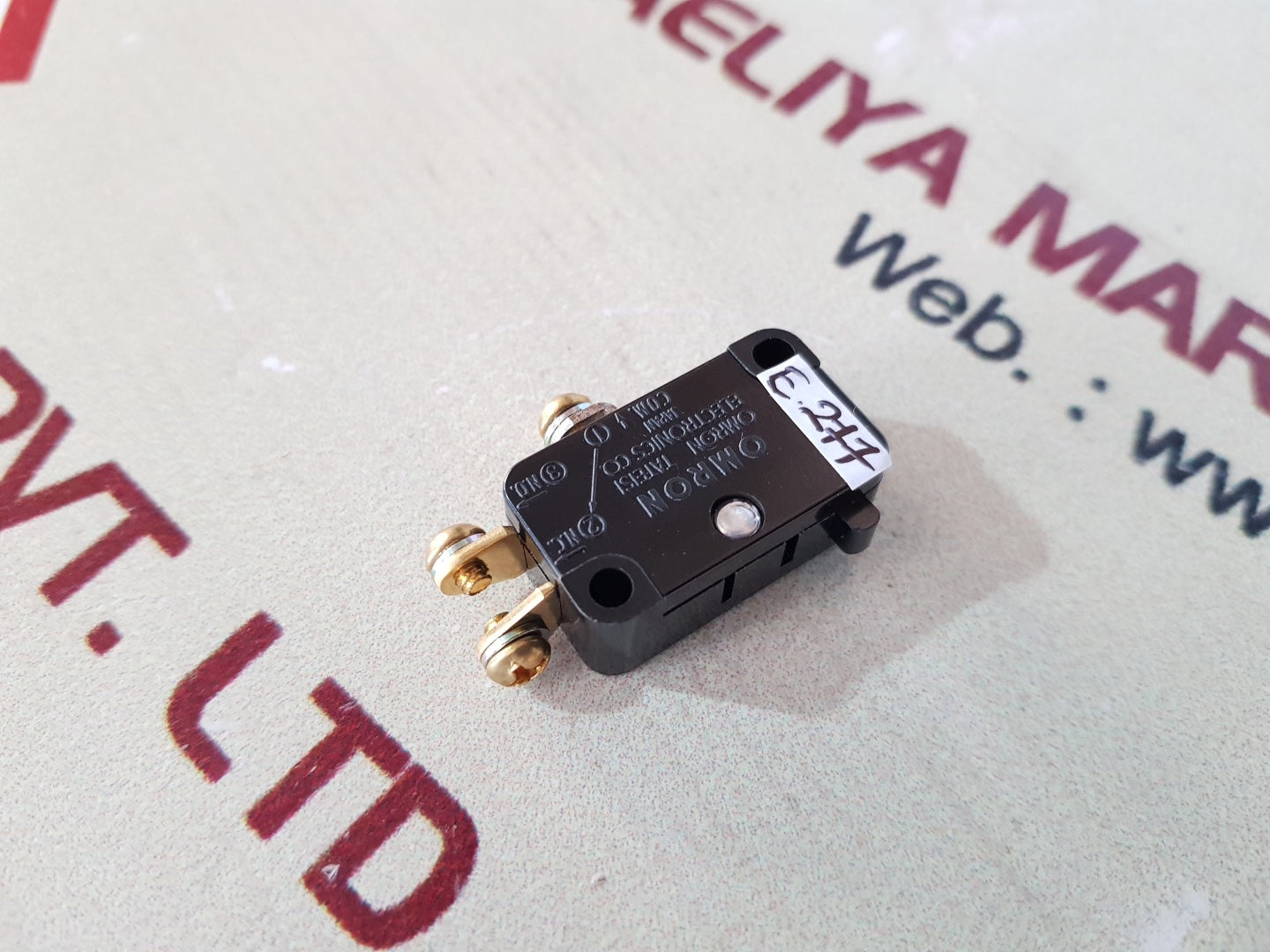 Set of 9x Omron v-10-1b5 micro switch
