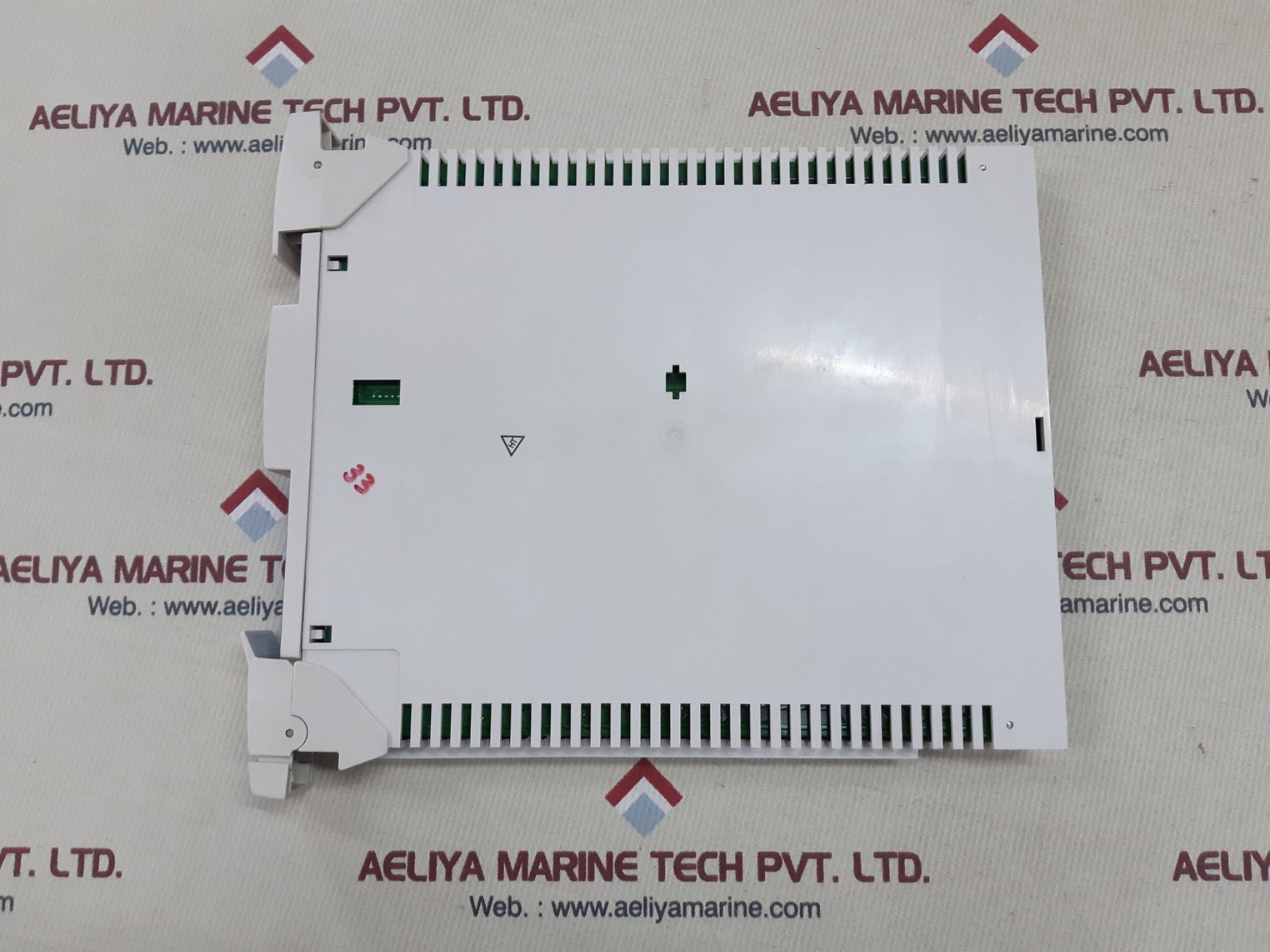 Honeywell d/032 80363975-150 digital output 32 hw AA fw K