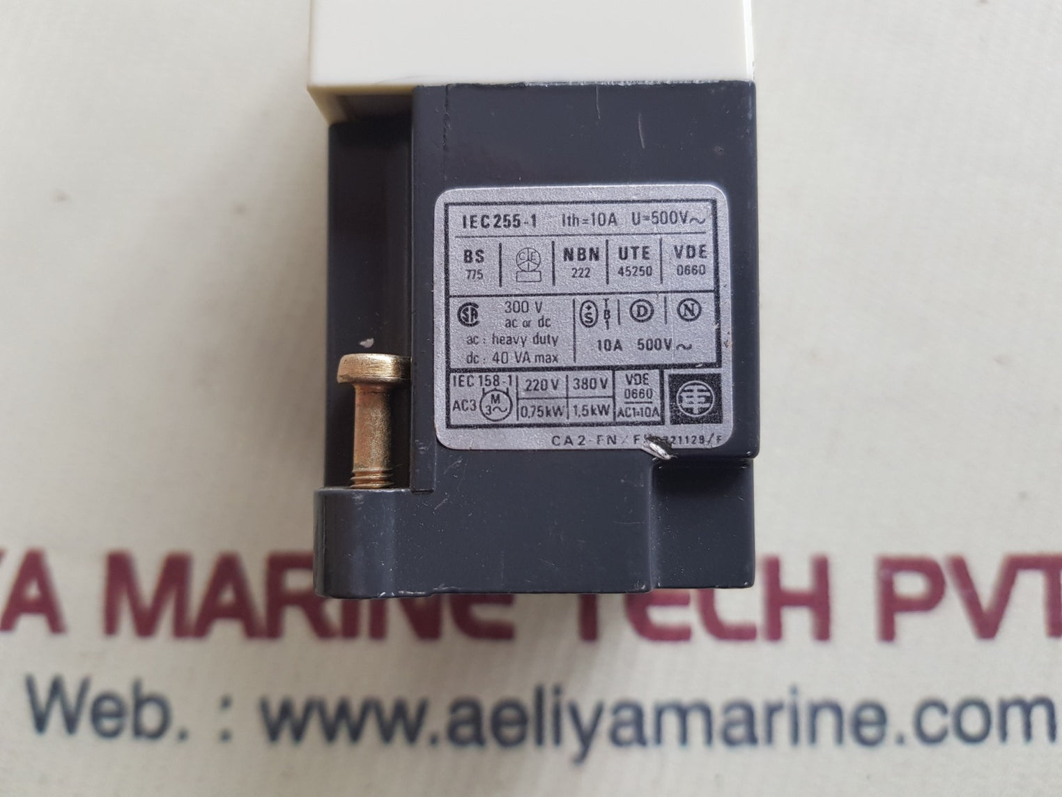 Telemecanique ca2-fn-231 relay 24v dc