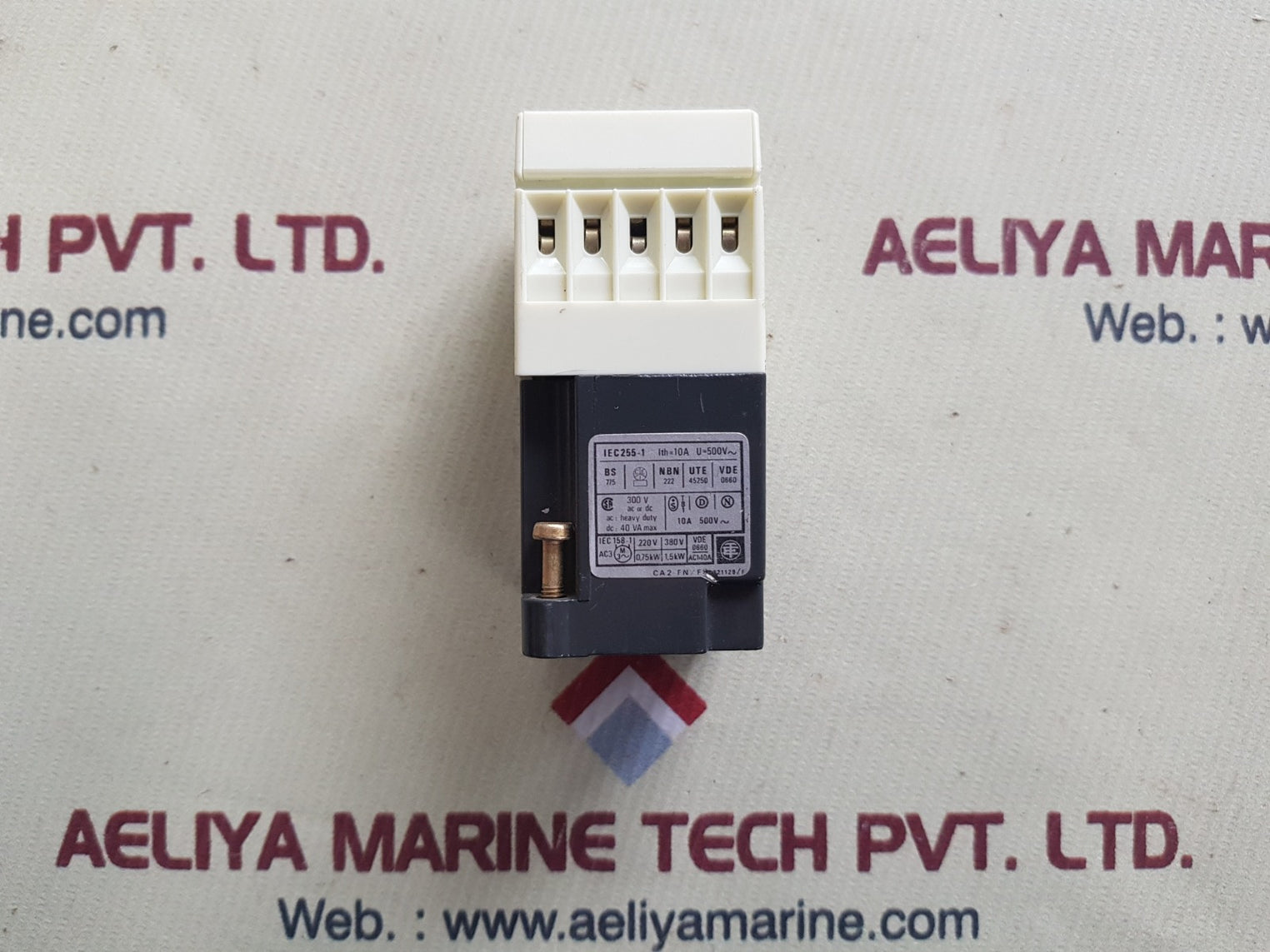 Telemecanique ca2-fn-231 relay 24v dc