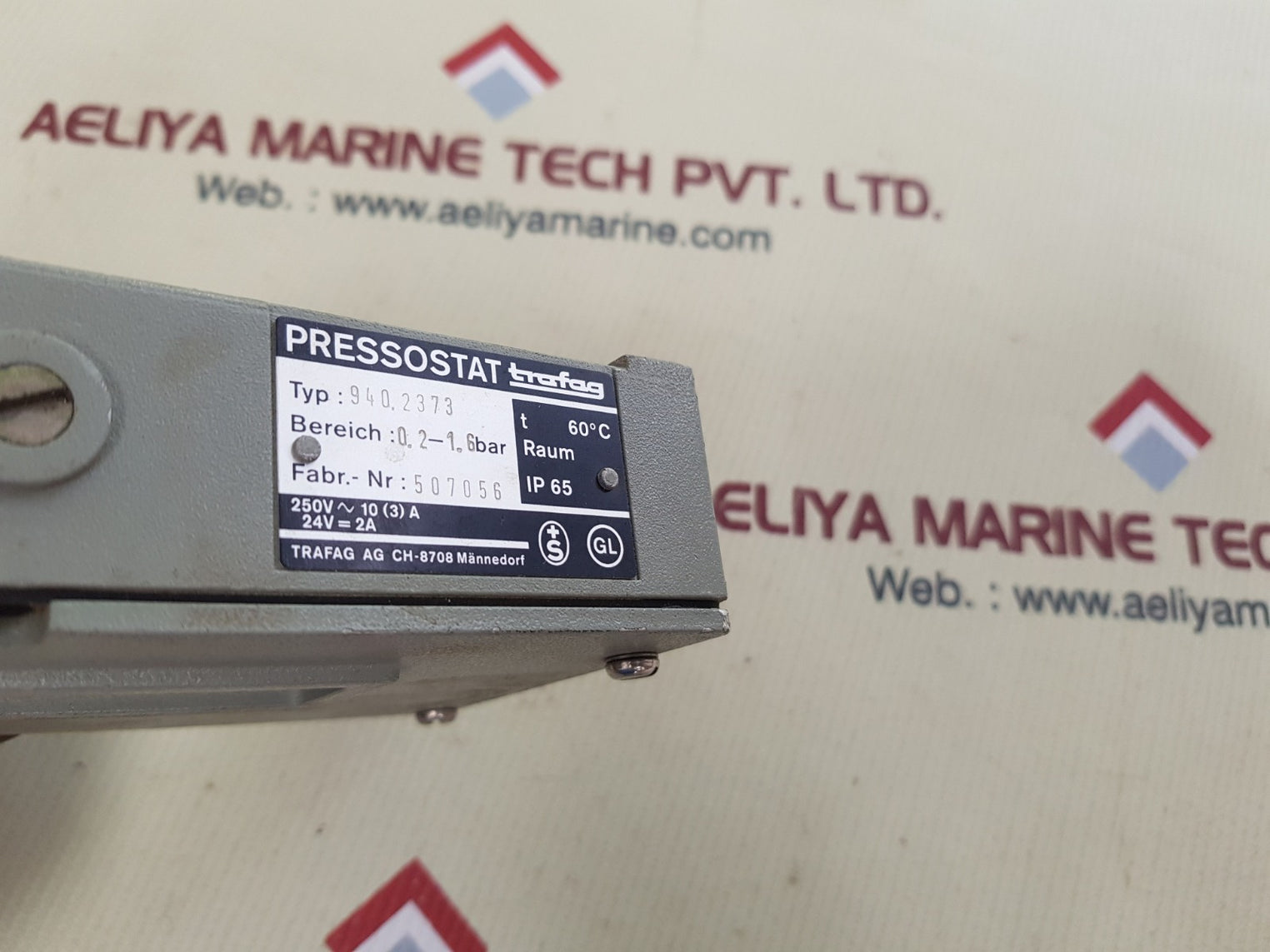 Trafag 940.2373 pressure switch