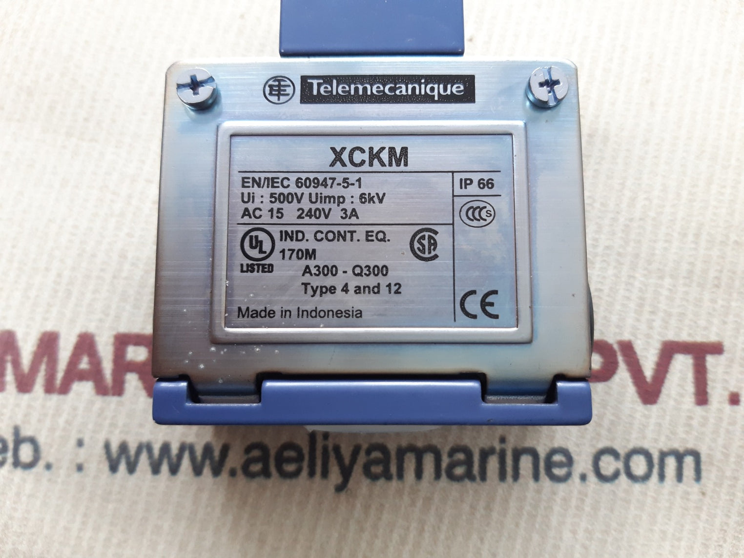 Telemecanique xckm limit switch
