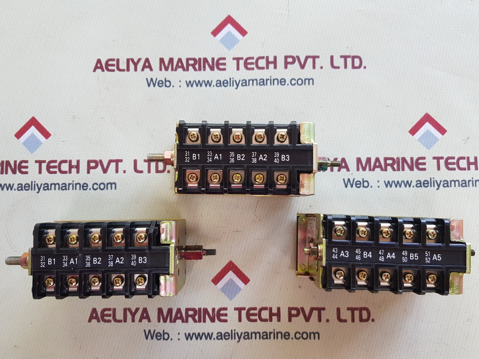 Axh-1 auxiliary switch