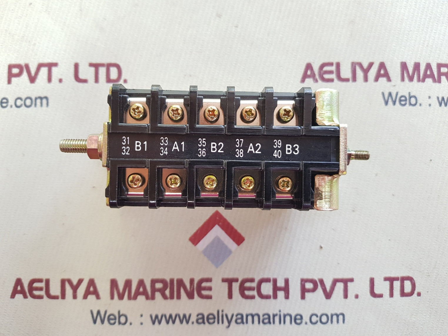 Axh-1 auxiliary switch