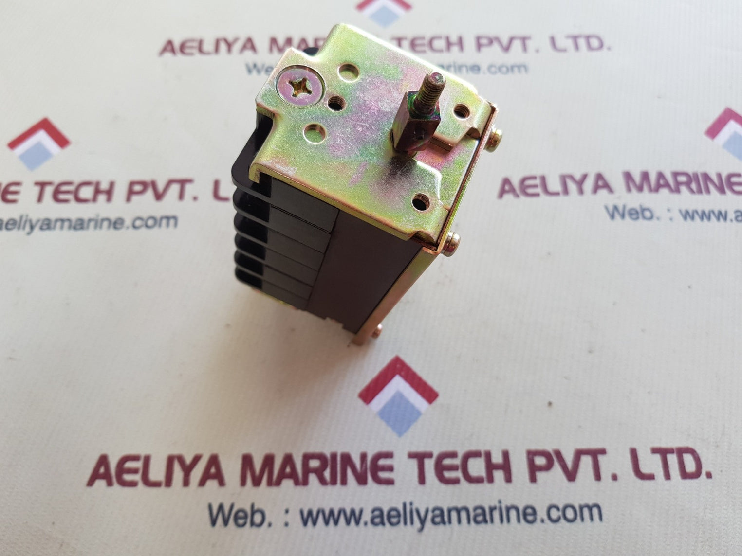 Axh-1 auxiliary switch