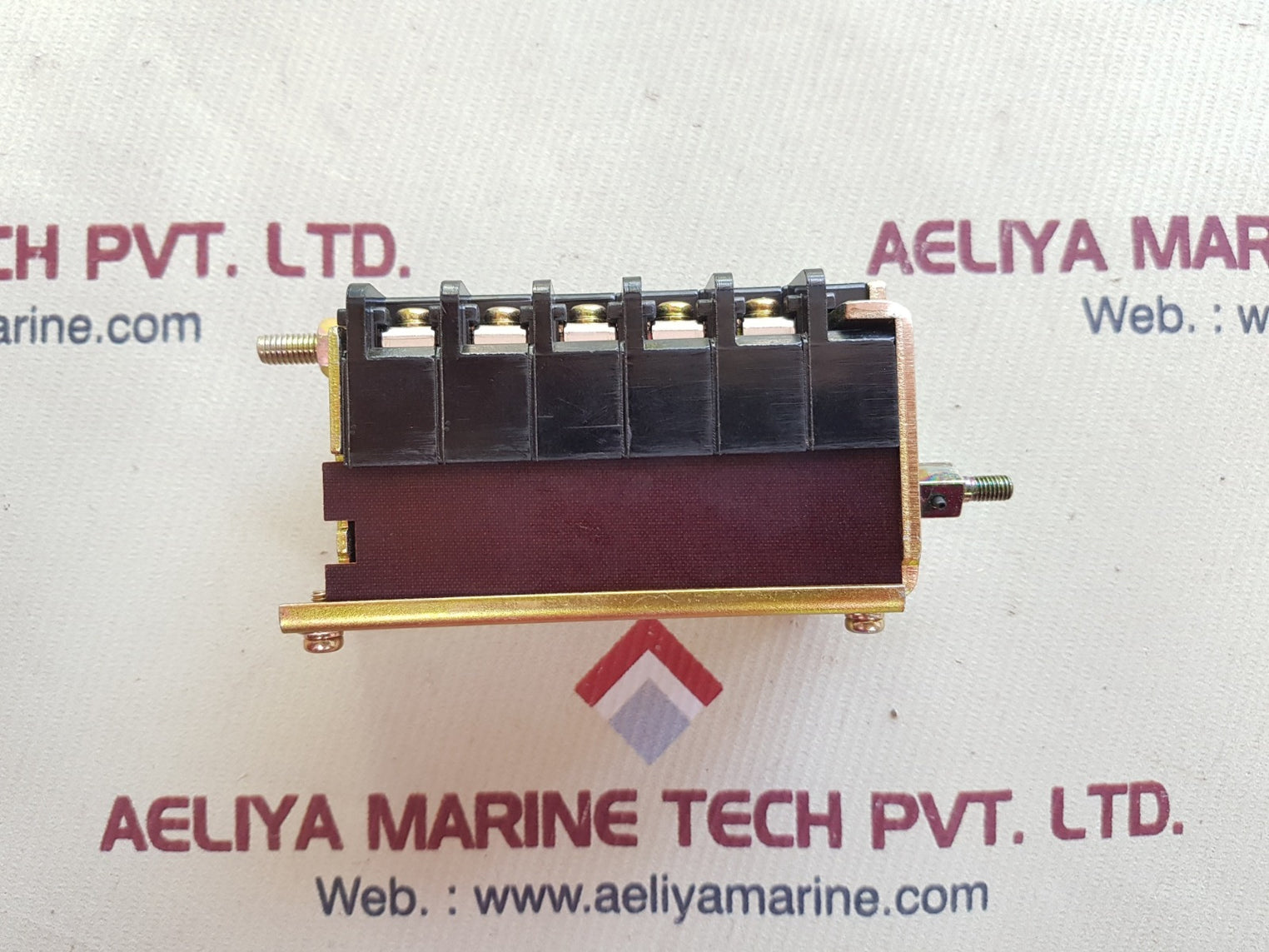 Axh-1 auxiliary switch