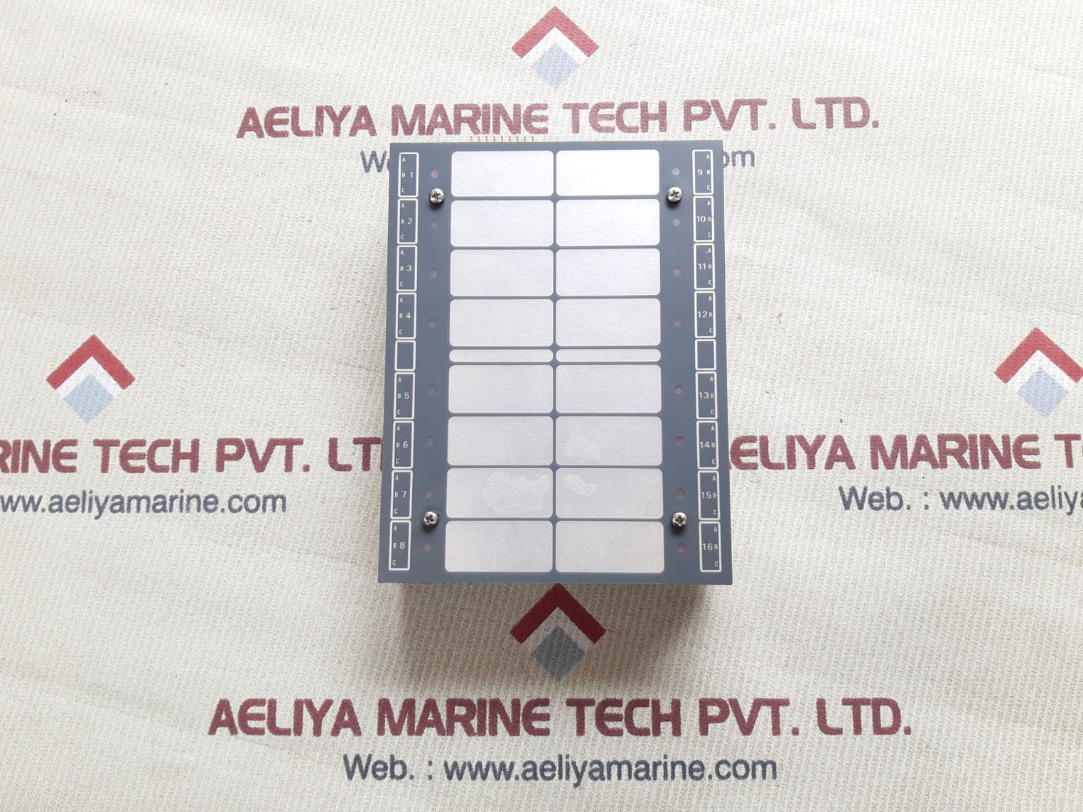 Praxis 98.6.034.702 i/o module rev. E