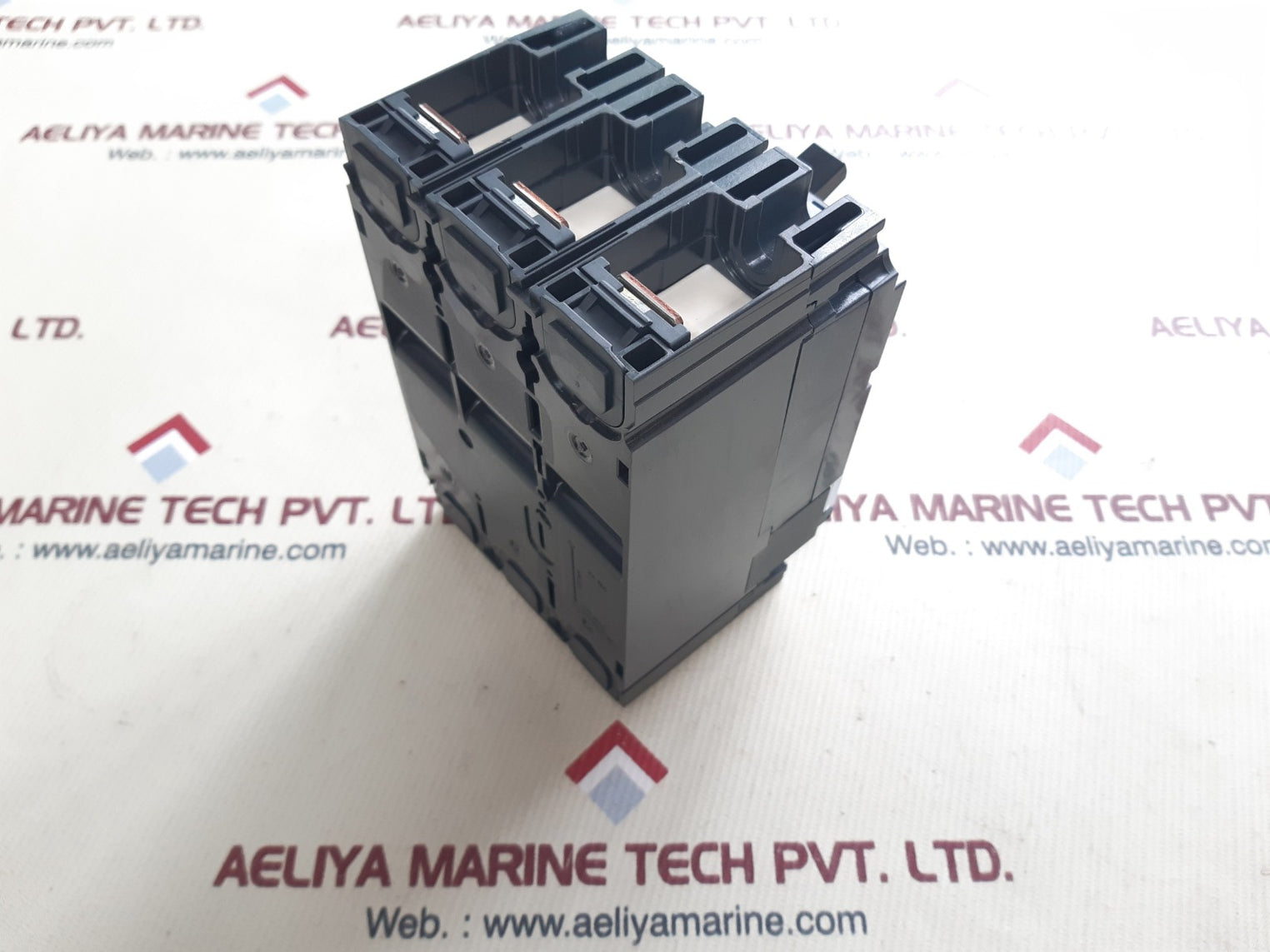 Schneider electric nsx160b compact circuit breaker lv430390