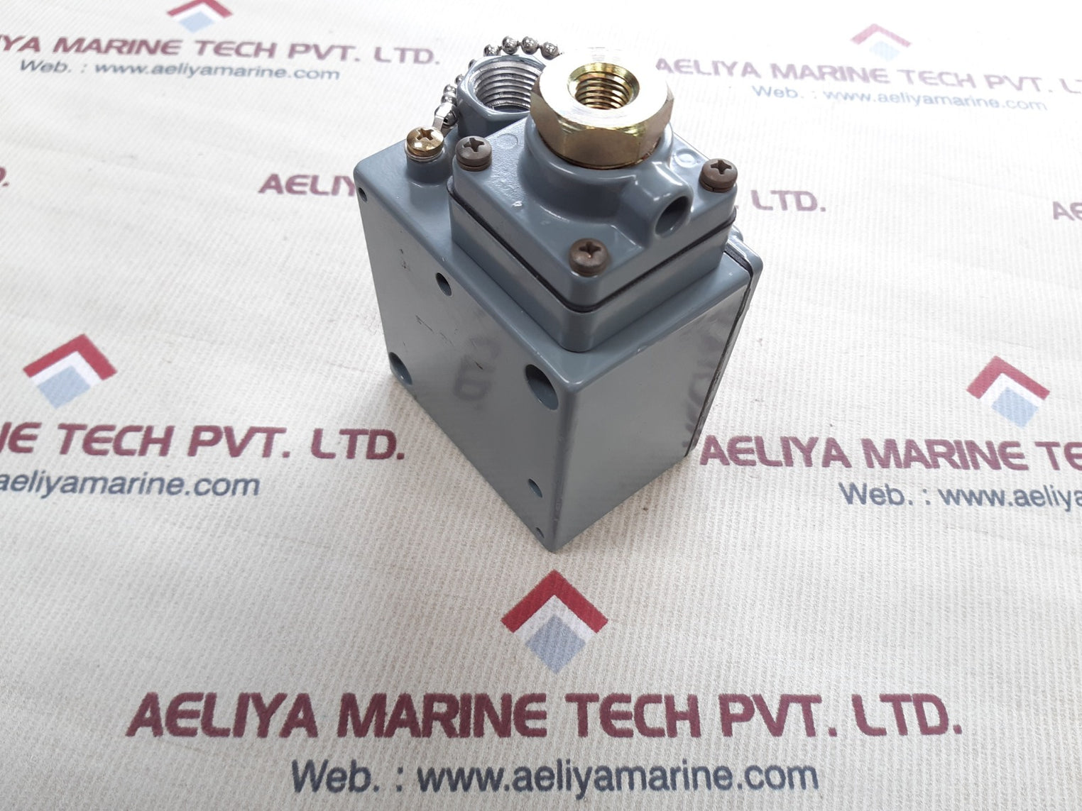 Square D gbw-1 pressure switch ser C New