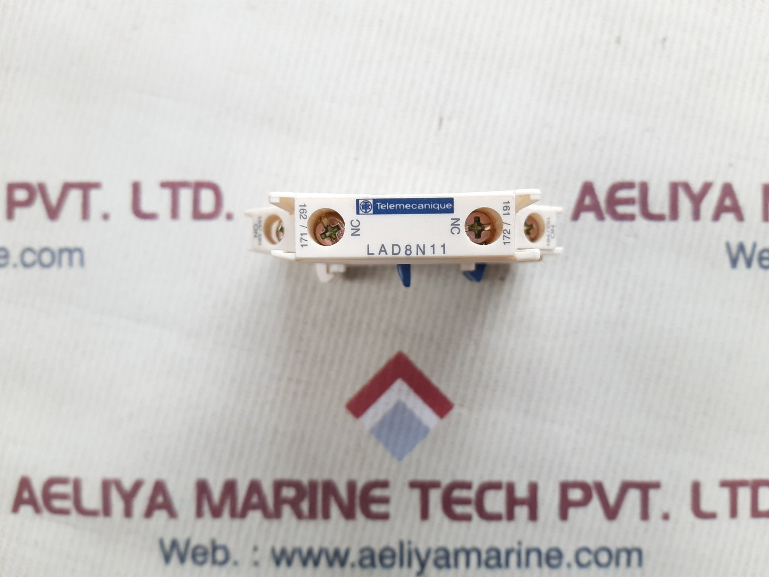 Telemecanique lad8n11 contact block