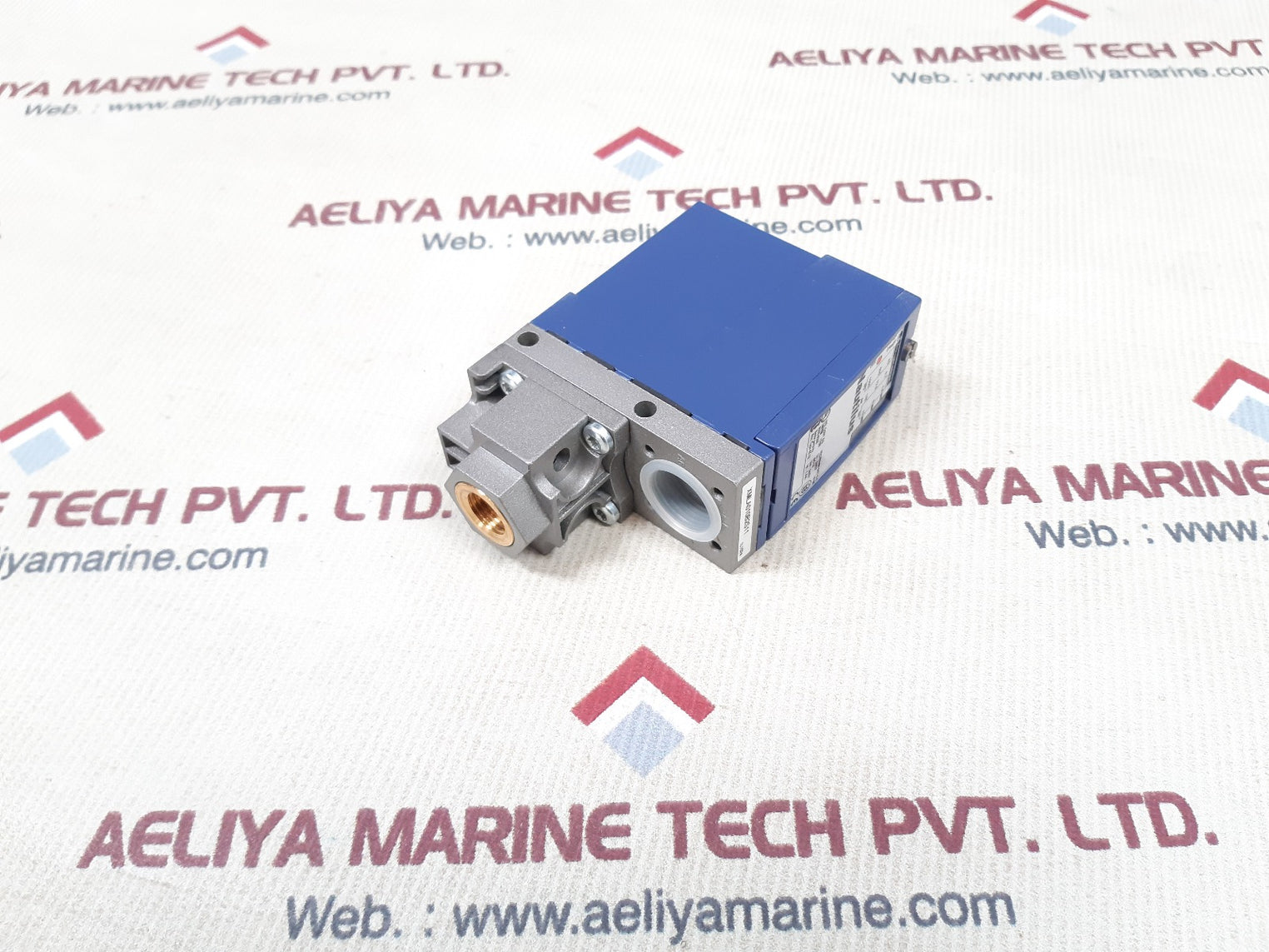 Telemecanique xml a010b2s11 pressure switch