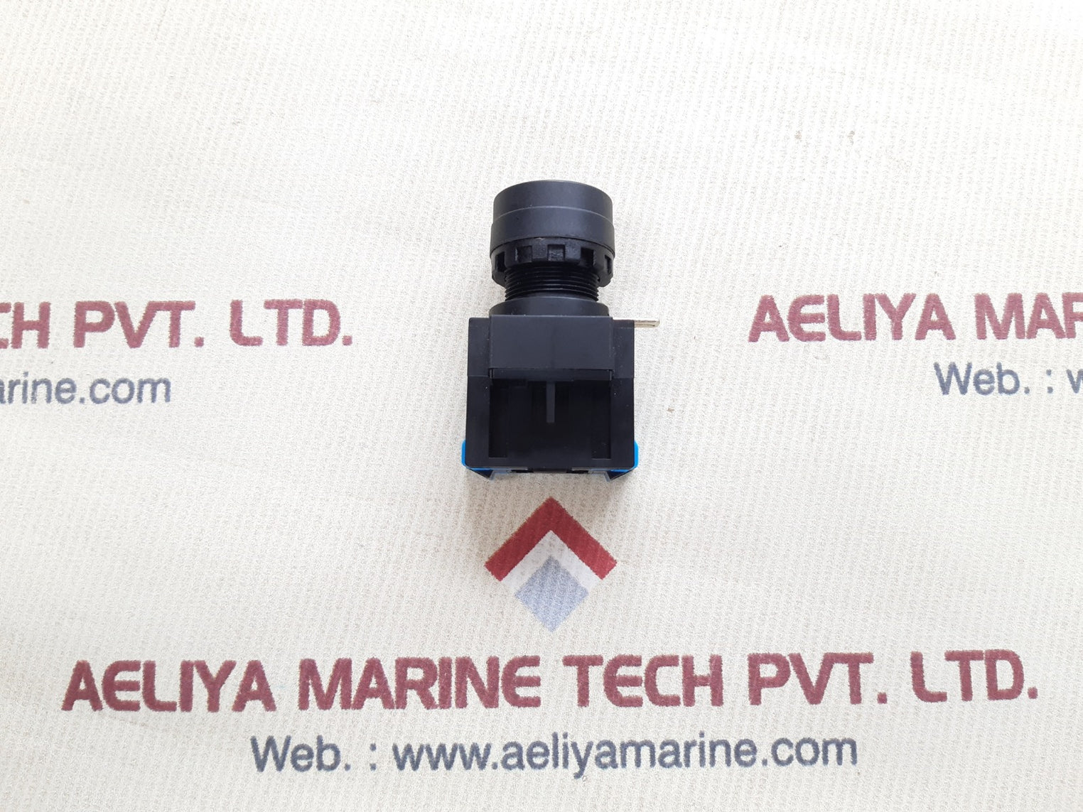 Idec hw1b-m1f10-r pushbutton