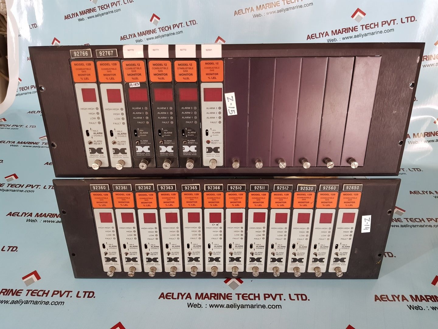 Detcon model no 12/12b combustible gas monitor %lel rack