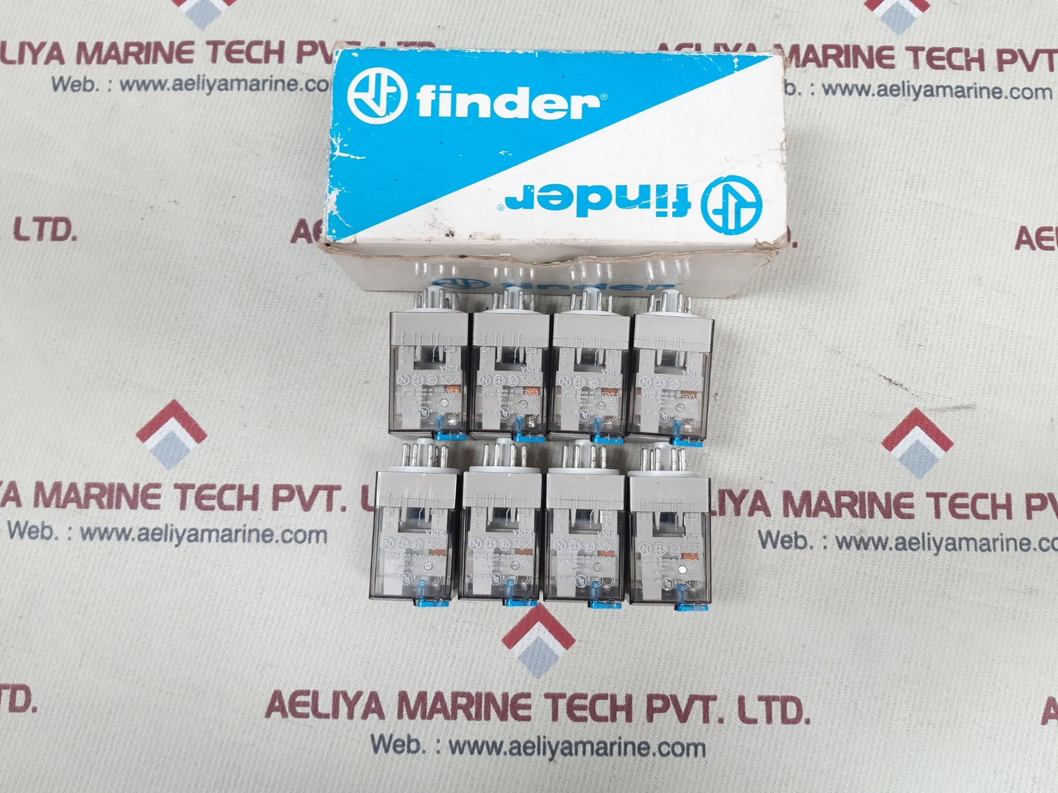 Finder 60.12.9.024.0040 relay 10a 250v