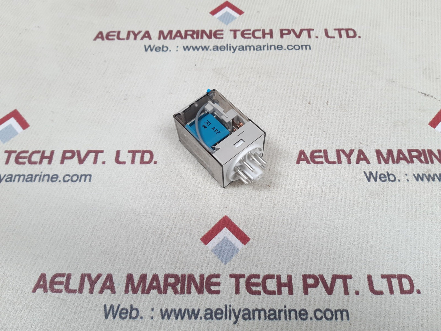 Finder 60.12.9.024.0040 relay 10a 250v