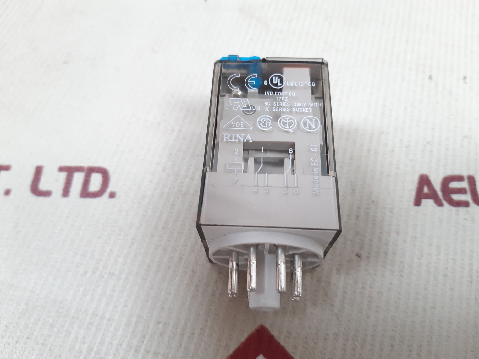 Finder 60.12.9.024.0040 relay 10a 250v