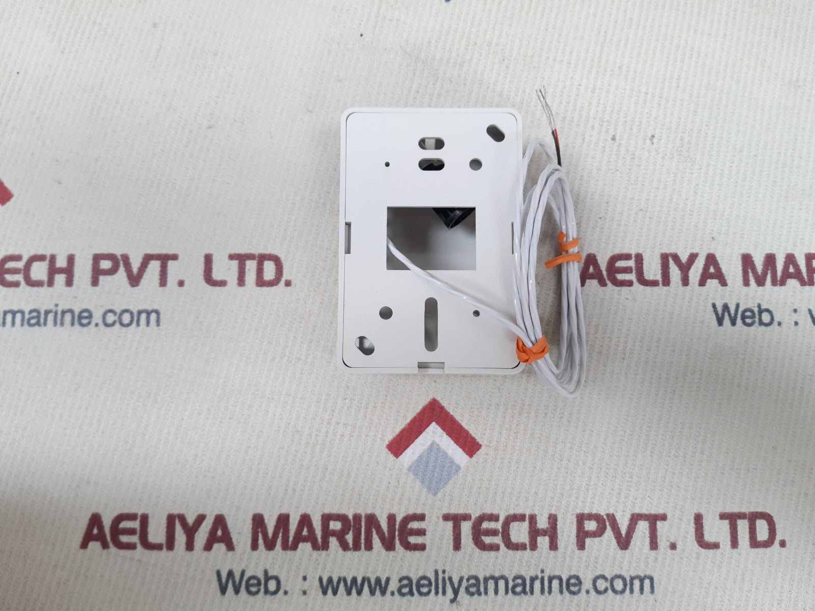 Omega ews-rtd wall mount sensors