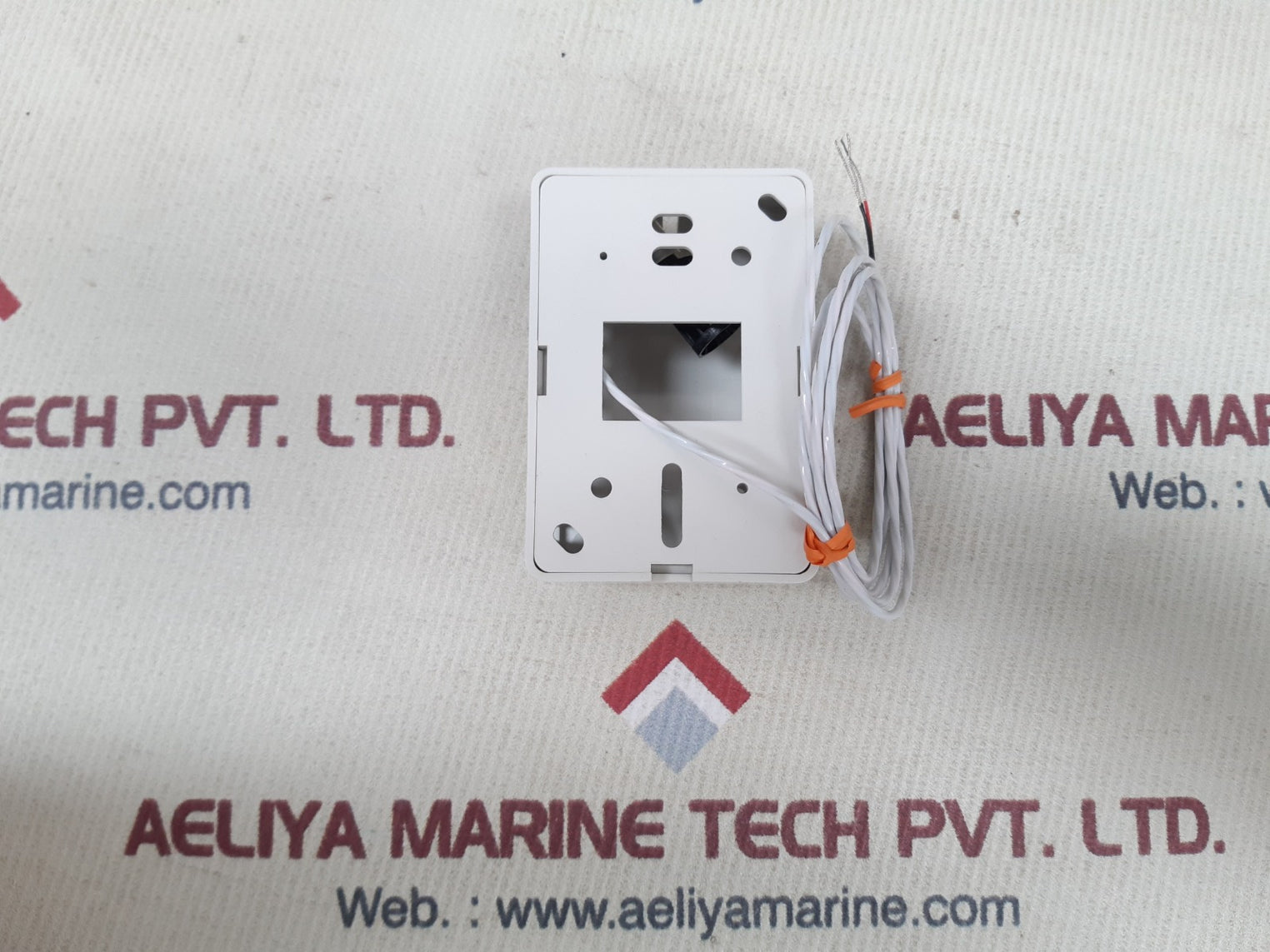 Omega ews-rtd wall mount sensors