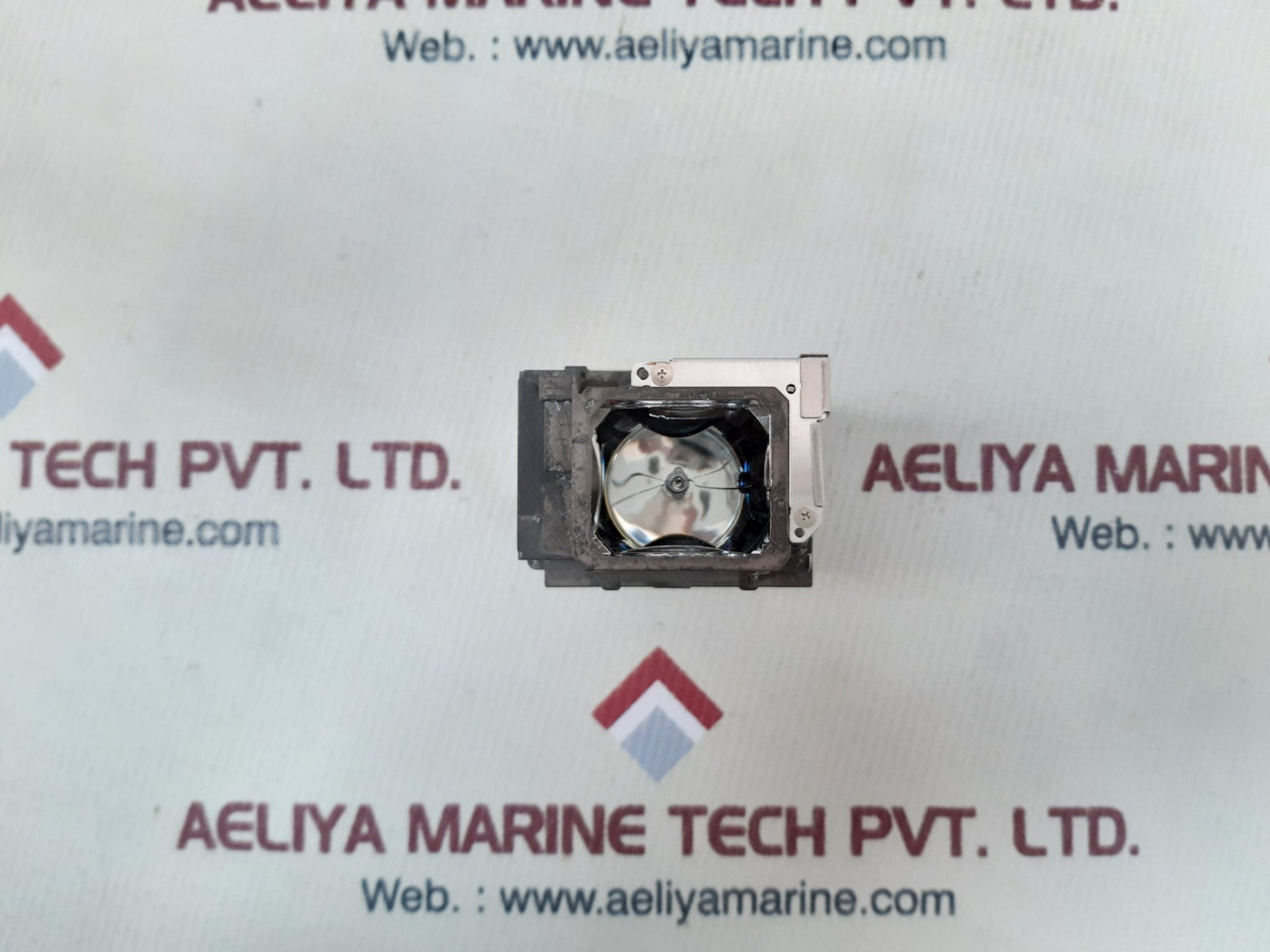 Epson elplp65 spare lamp v13h010l65