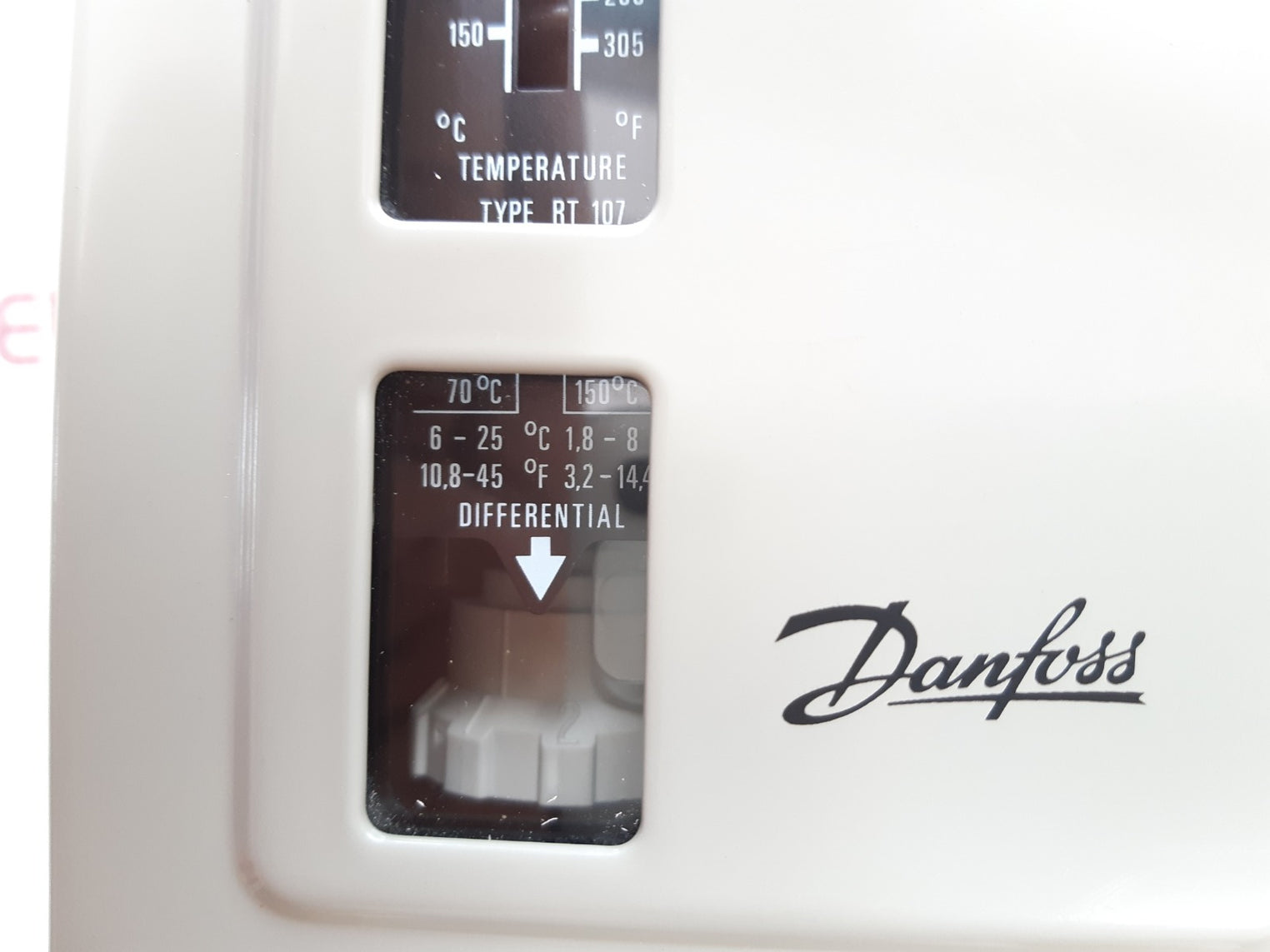 Danfoss rt 107 temperature controller 17-5135