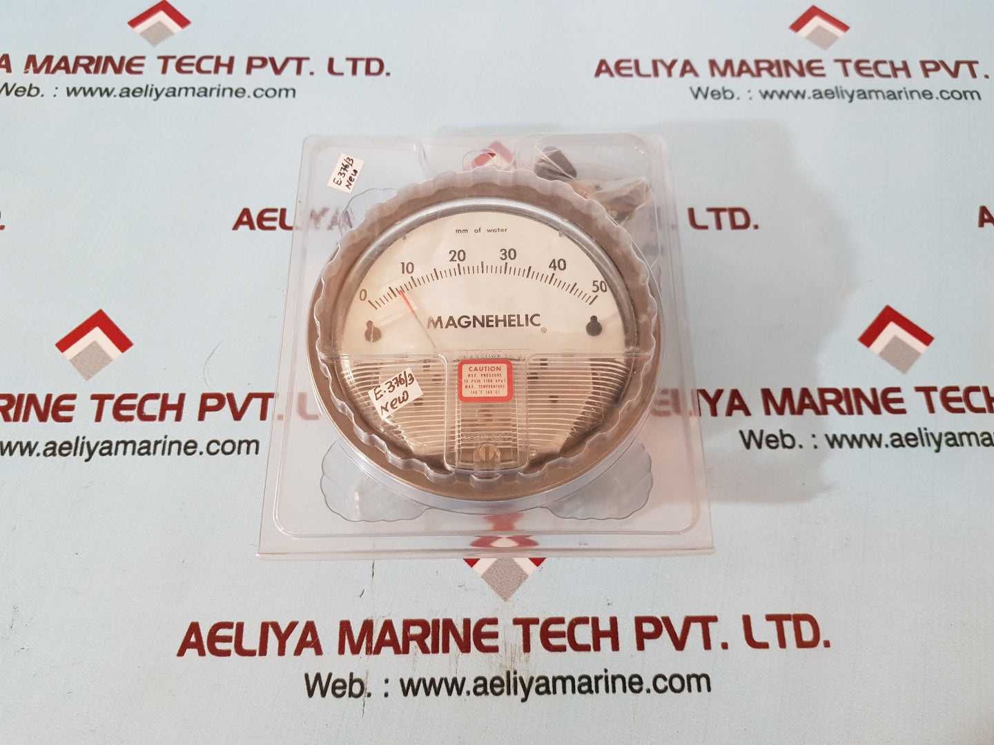 Dwyer magnehelic differential pressure gauge