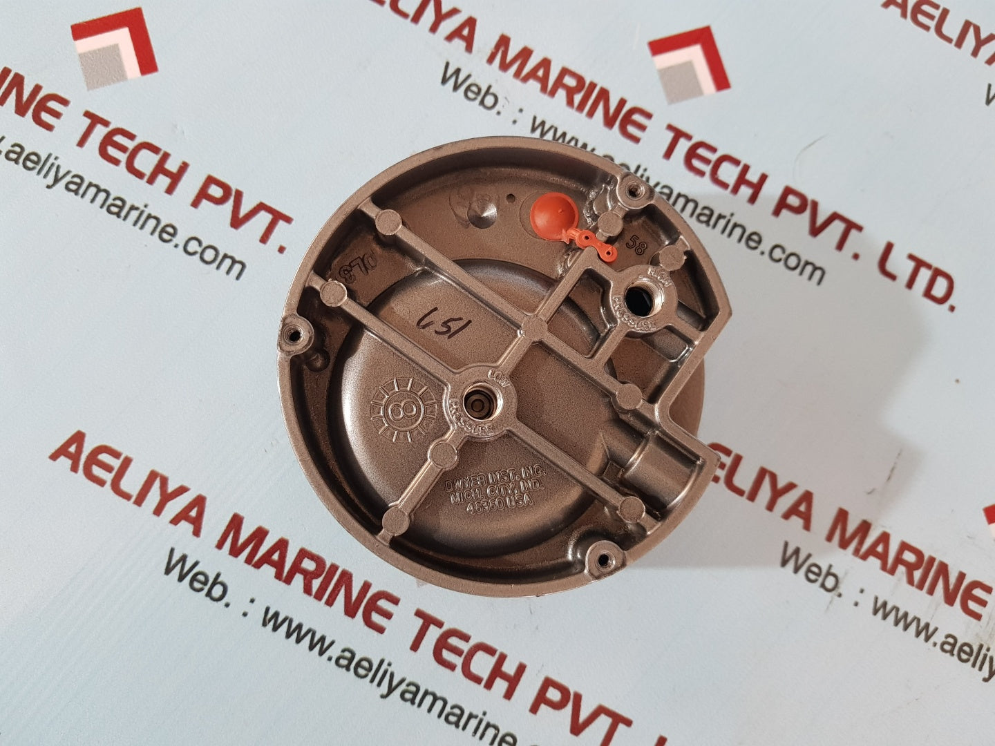 Dwyer magnehelic differential pressure gauge