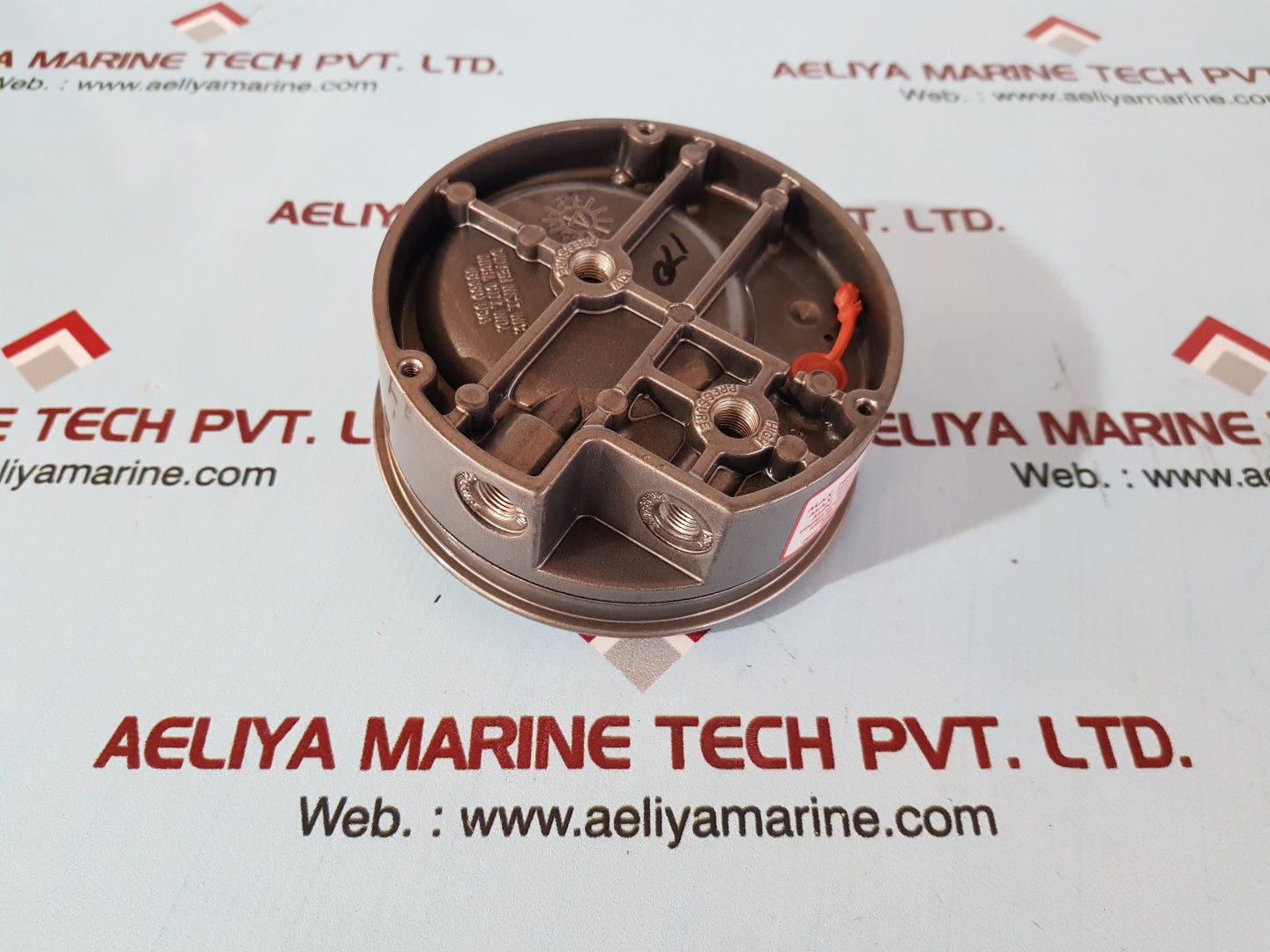 Dwyer magnehelic pressure gauge 15psig 2000-80mm